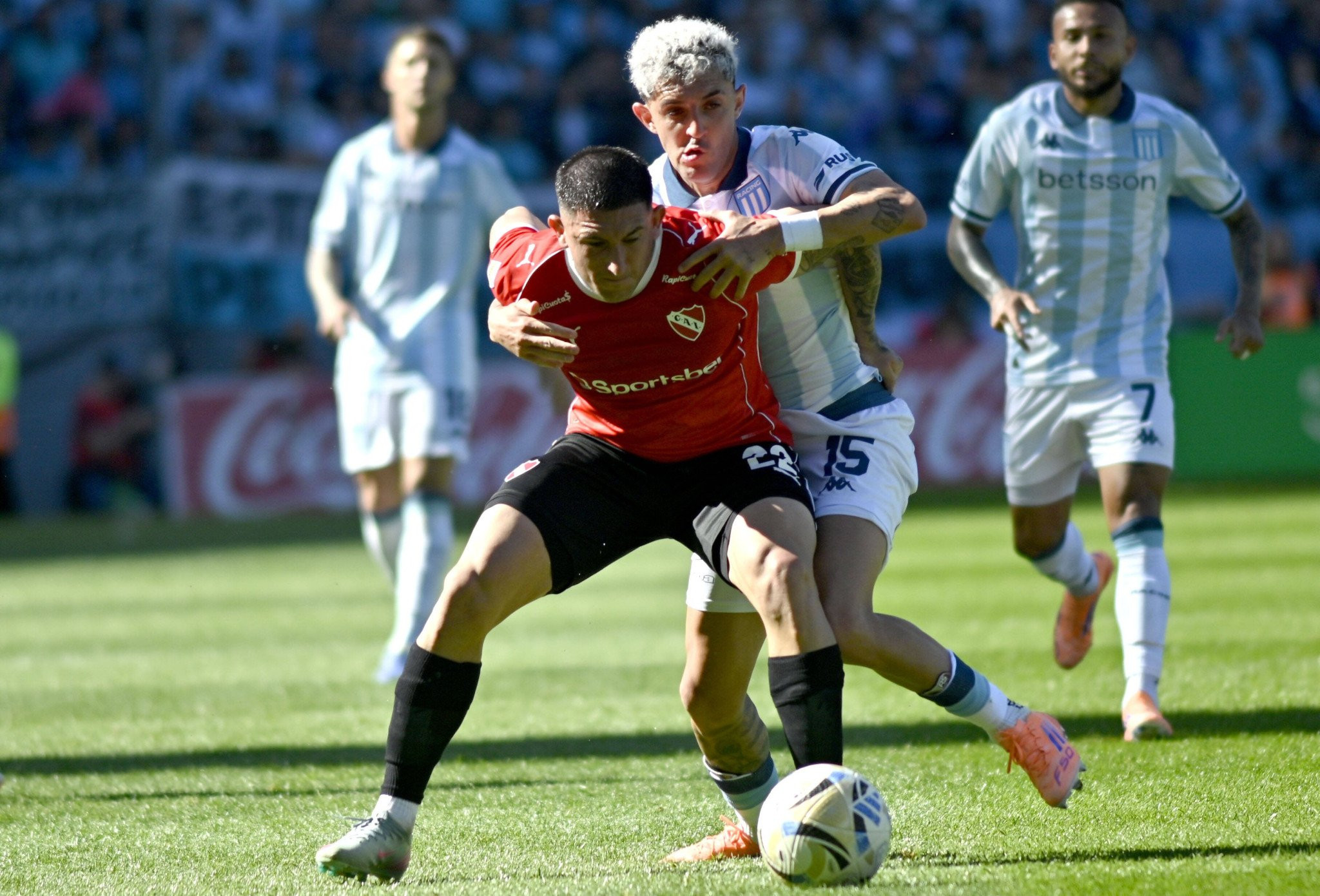 Σάλος στην Αργεντινή: Η φιναλίστ του Clausura, Ρασίνγκ κι άλλες 16 ομάδες κατηγορούνται για ξέπλυμα!