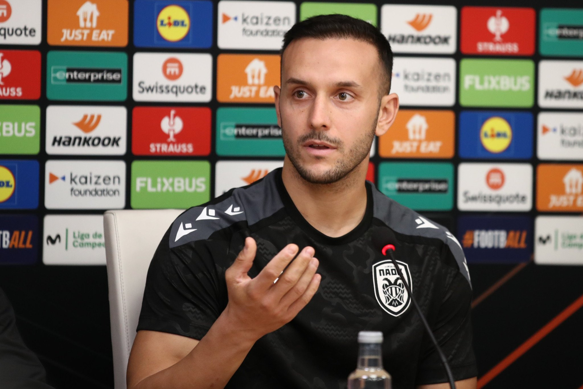 Σάστρε: «Ήρθαμε για τη νίκη - Το ματς με τον Ολυμπιακό είναι μακριά»