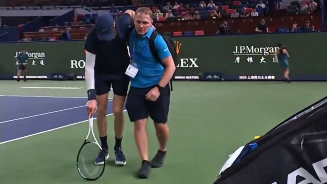 Ο Σίνερ εγκατέλειψε υποβασταζόμενος το τουρνουά της Σανγκάης - «Οι συνθήκες είναι άθλιες» (videos)