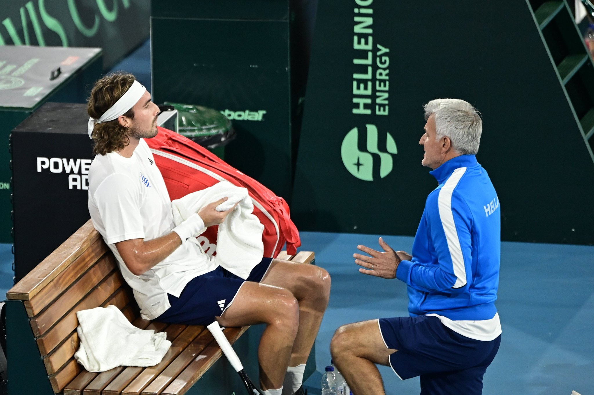 Ο πατέρας του Τσιτσιπά φέρεται να είναι αυτός που οδηγούσε με υπερβολική ταχύτητα στην Αττική Οδό