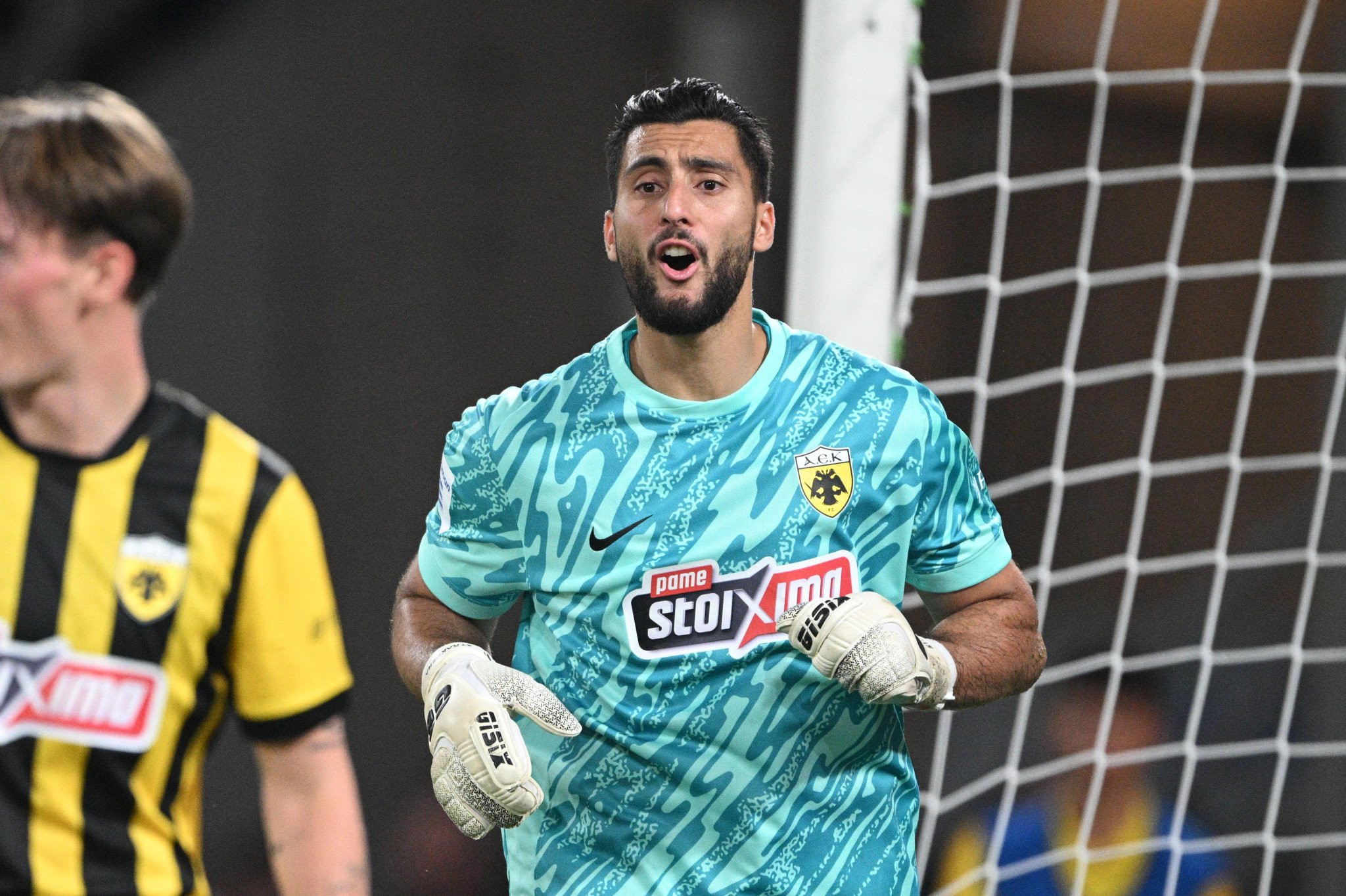 Αήττητος κάτω από τα γκολπόστ της ΑΕΚ - Ο Στρακόσια πρώτος σε clean sheets