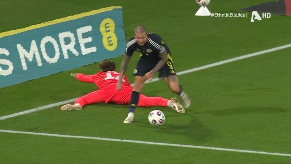 Το τραγικό λάθος του Τζολάκη που έφερε το 3-1 για την Σκωτία (video)