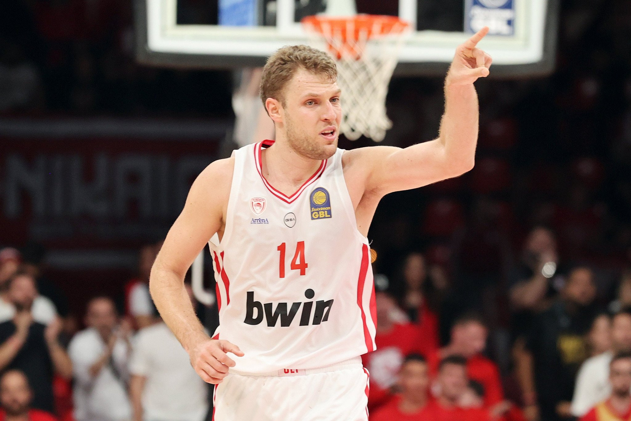 Βεζένκοφ on fire, έκρινε το ντέρμπι «αιωνίων»: Τι έκανε ο... μόνιμος MVP του Ολυμπιακού (video)