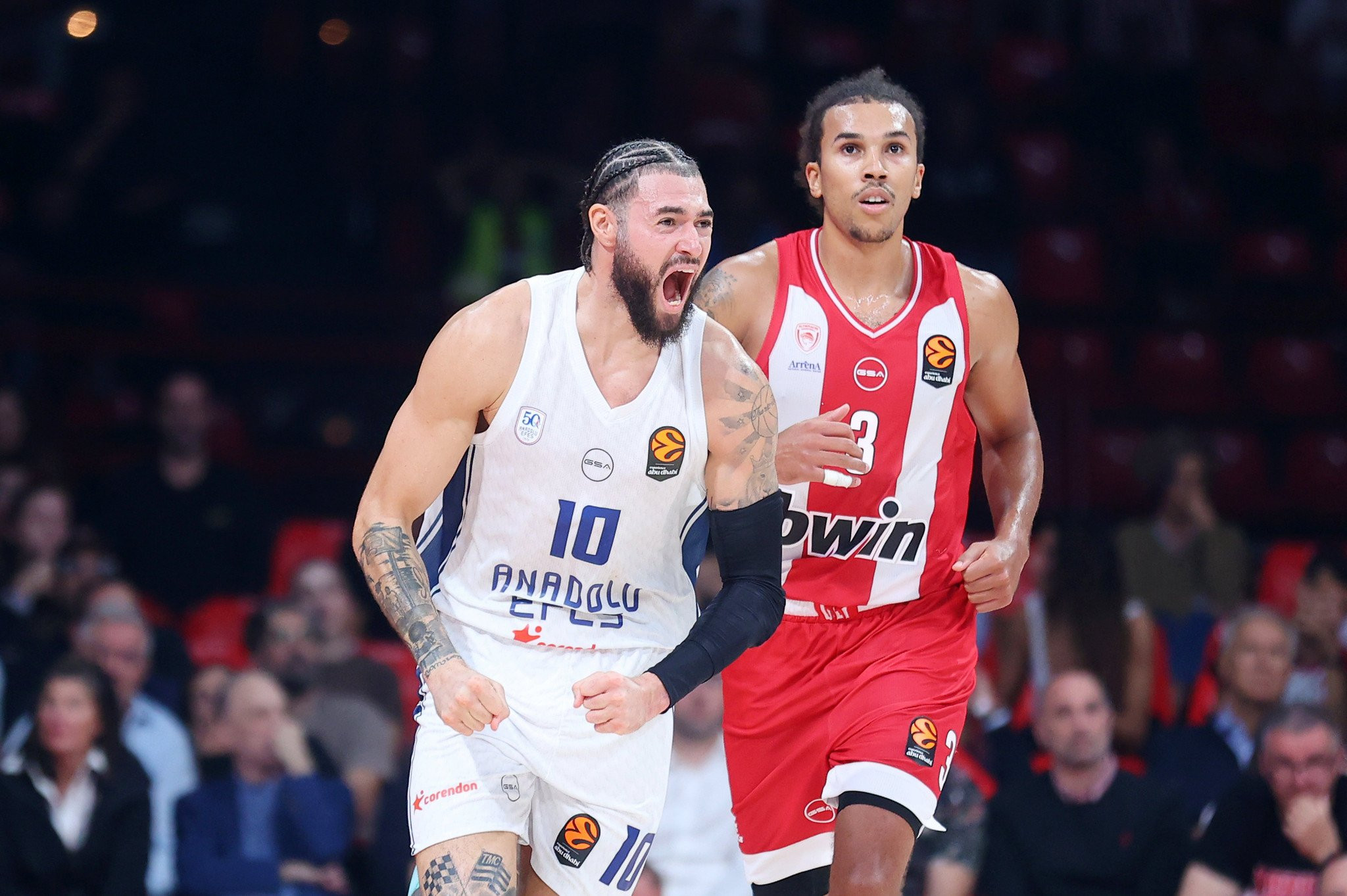 Η Εφές με Κορντινιέ «άλωσε» το ΣΕΦ και νίκησε τον «πληγωμένο» Ολυμπιακό