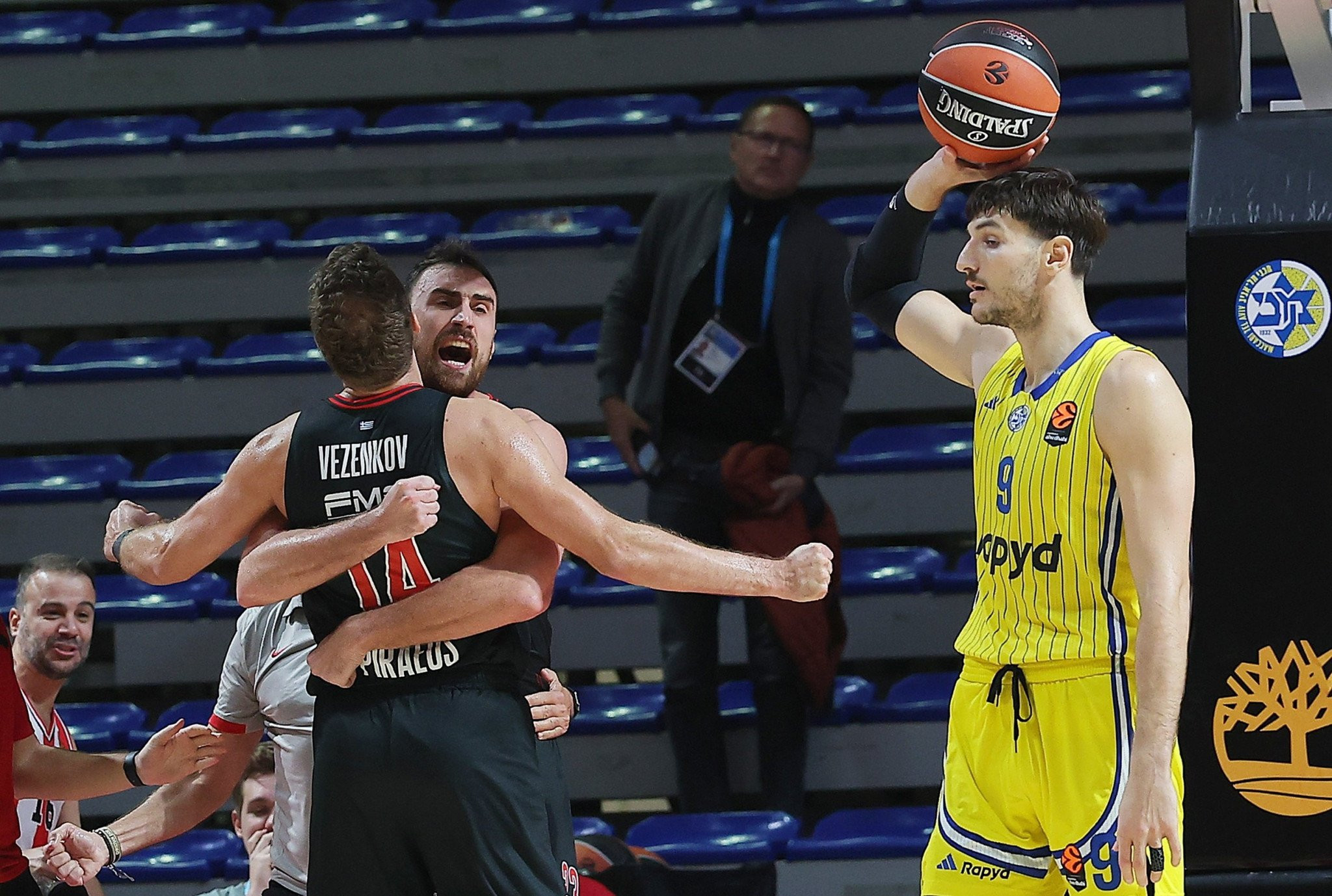 Οικογενειακή υπόθεση Μιλουτίνοφ: Η βραδιά καριέρας για τον Σέρβο του Ολυμπιακού στο Βελιγράδι