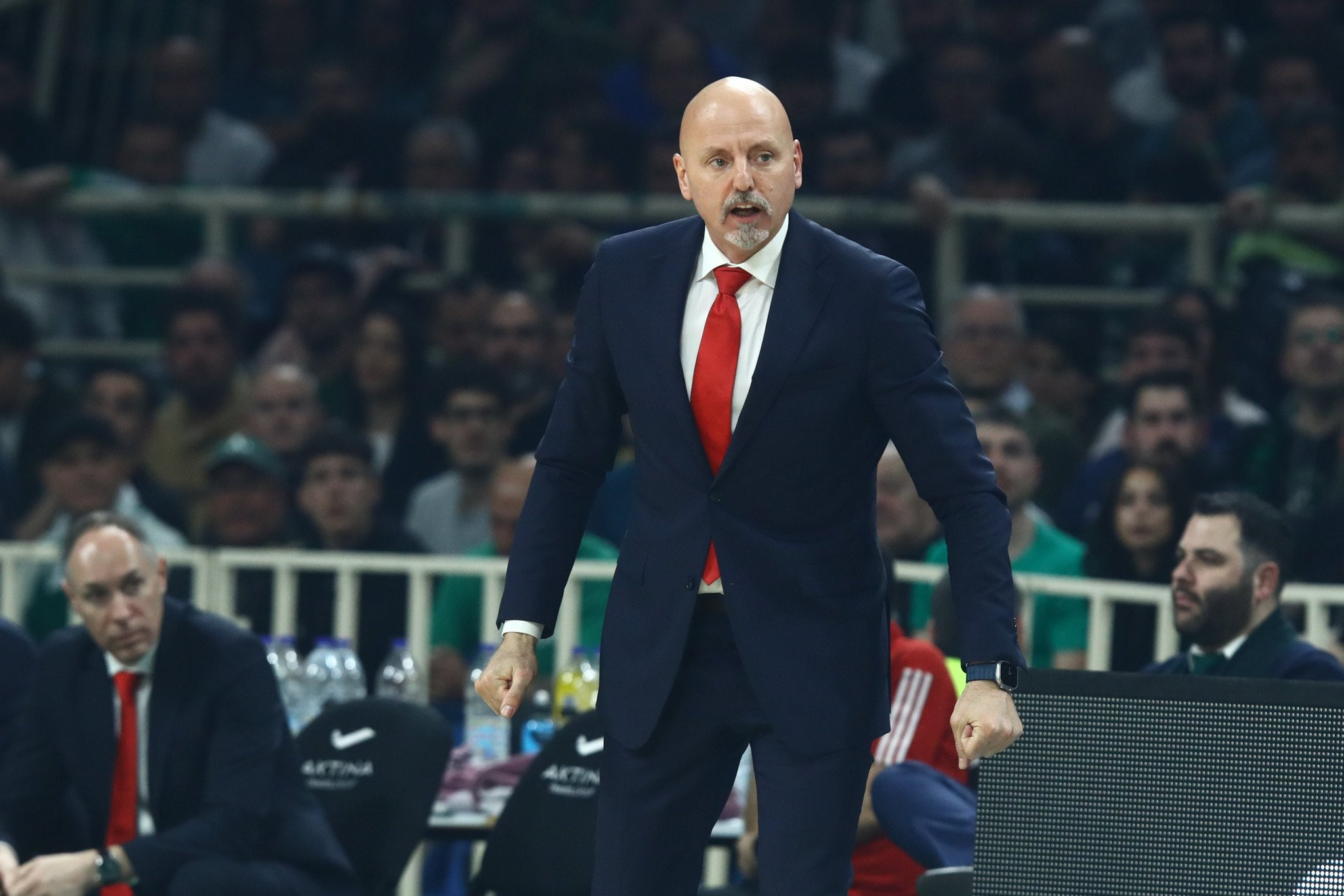 Ομπράντοβιτς: «Όλοι είναι έτοιμοι ενόψει Ολυμπιακού εκτός από...»