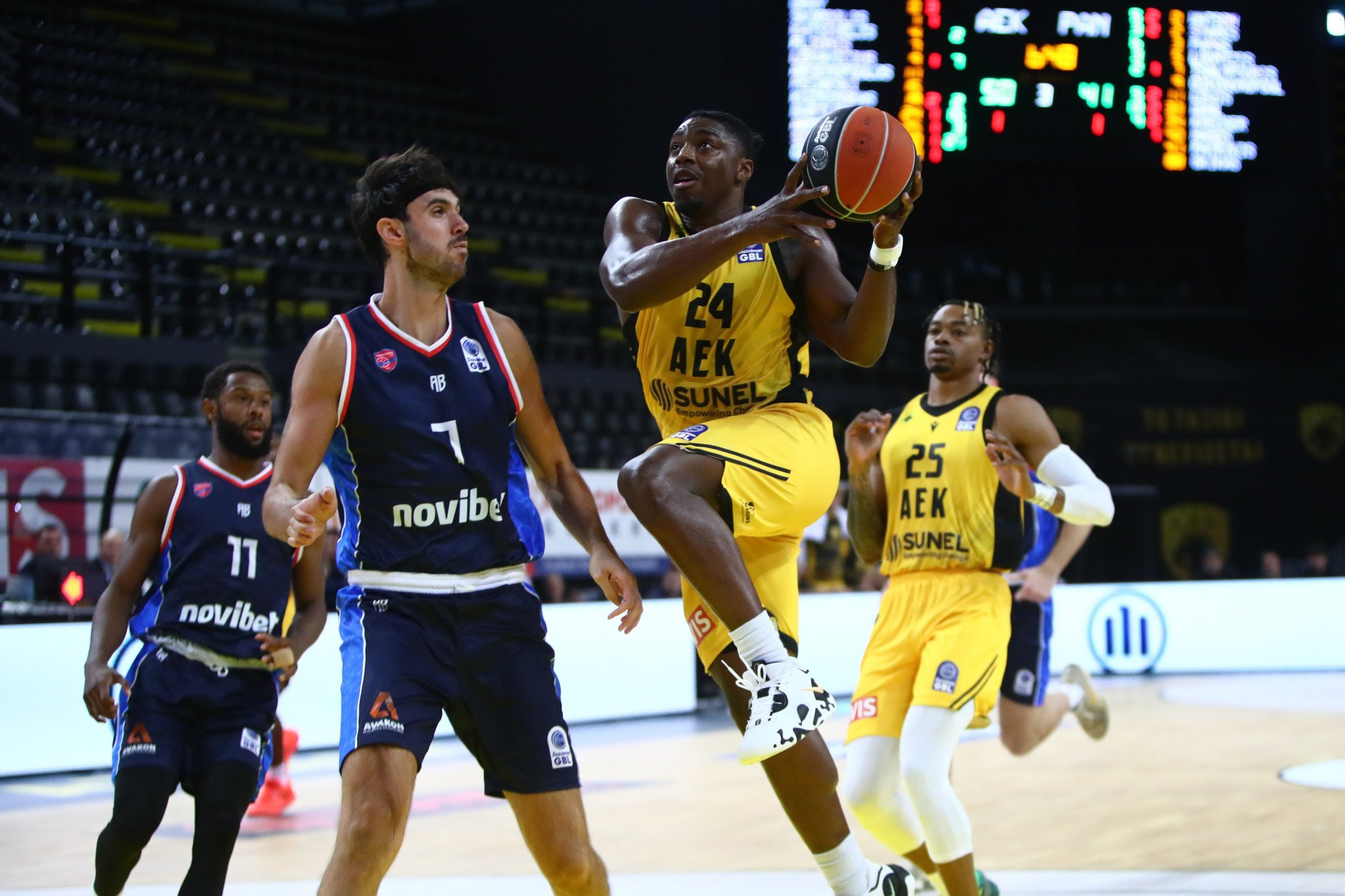 Τα highlights από την άνετη επικράτηση της ΑΕΚ κόντρα στον Πανιώνιο