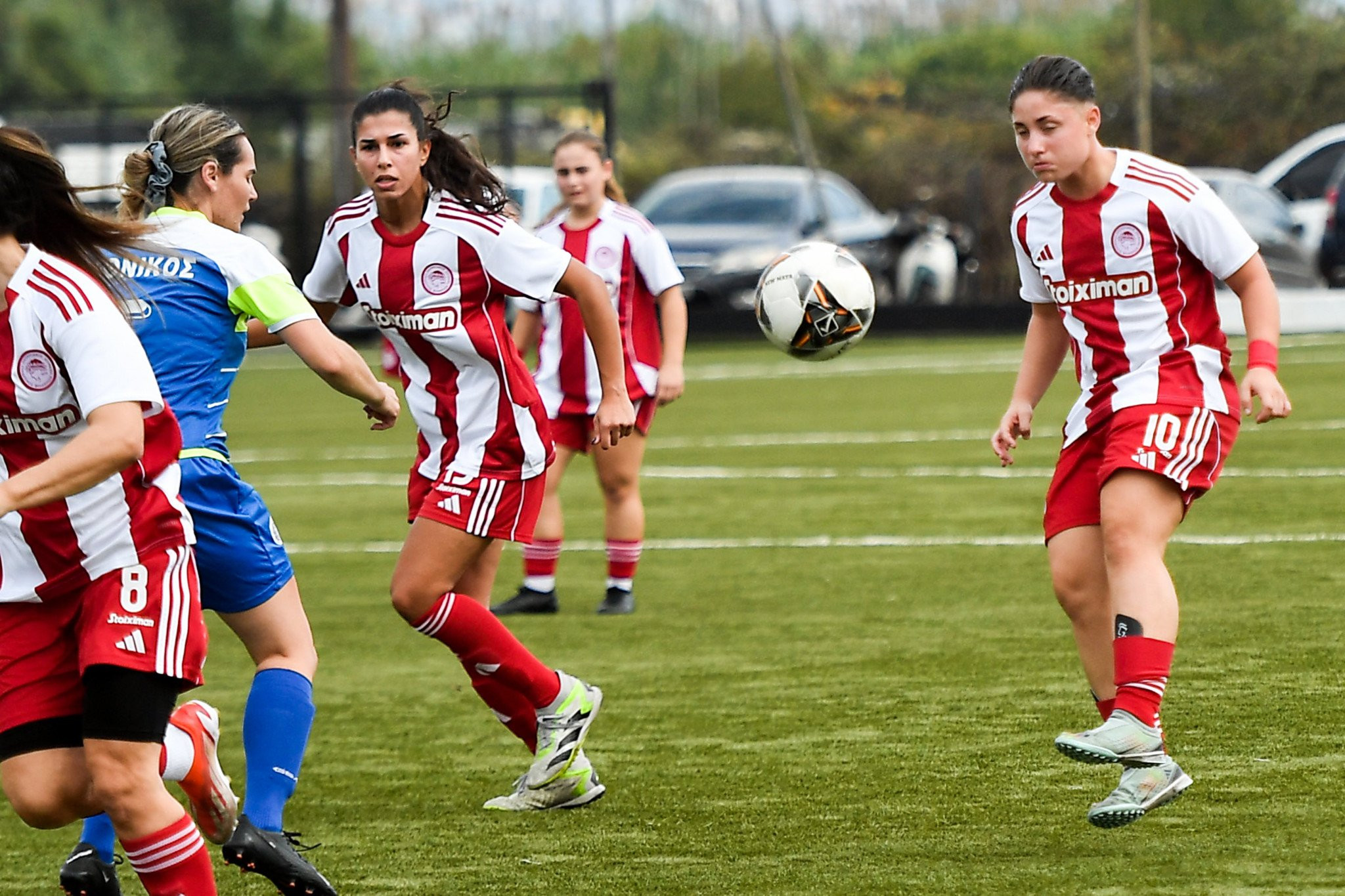 Ο Ολυμπιακός διέλυσε με 10-0 τον Εθνικό Καλαμάτας στο πρώτο παιχνίδι στην ιστορία της ομάδας γυναικών (video)