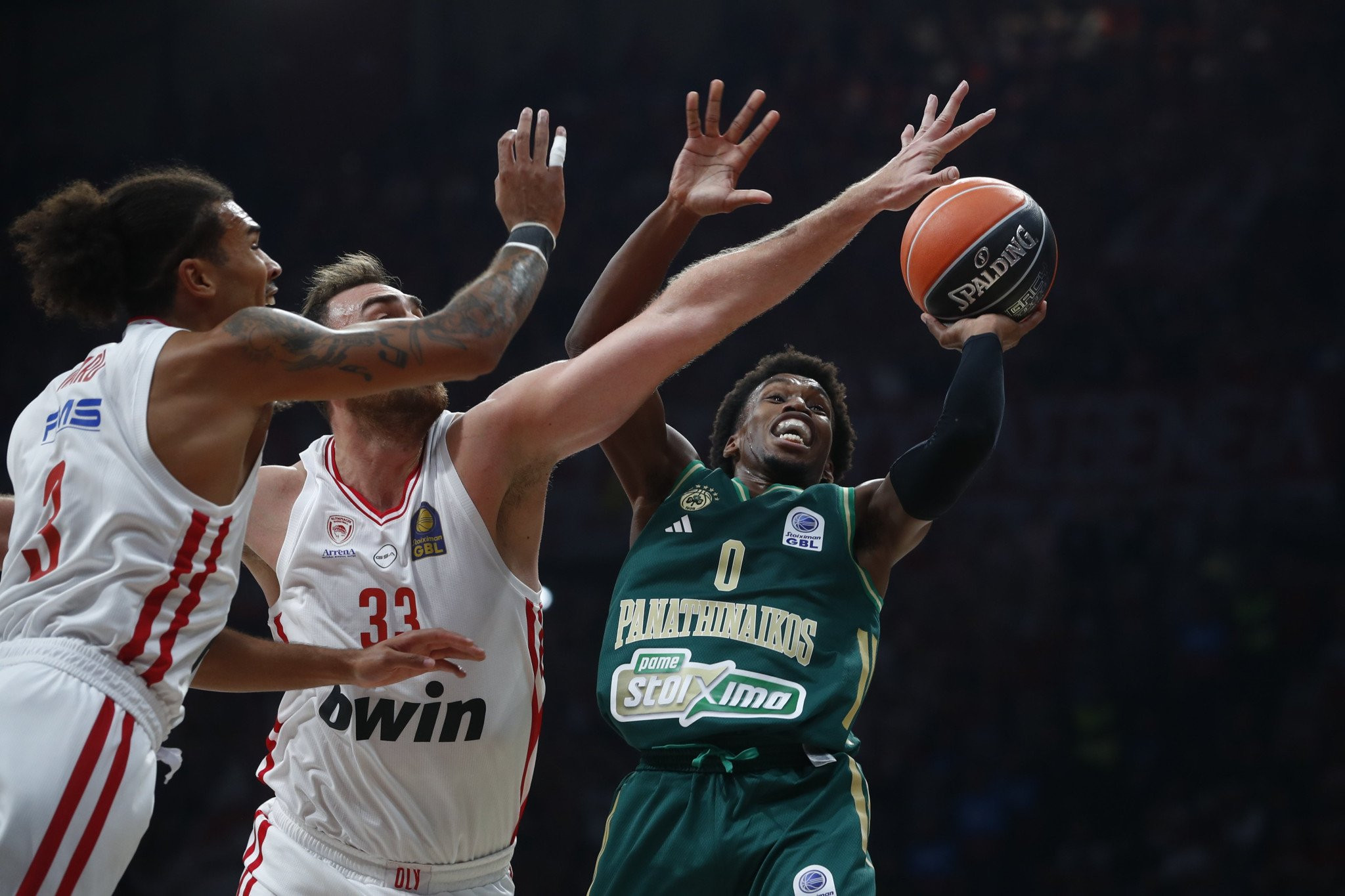 Σορτς και Γουόρντ τα... είπαν σε έντονο ύφος (video)