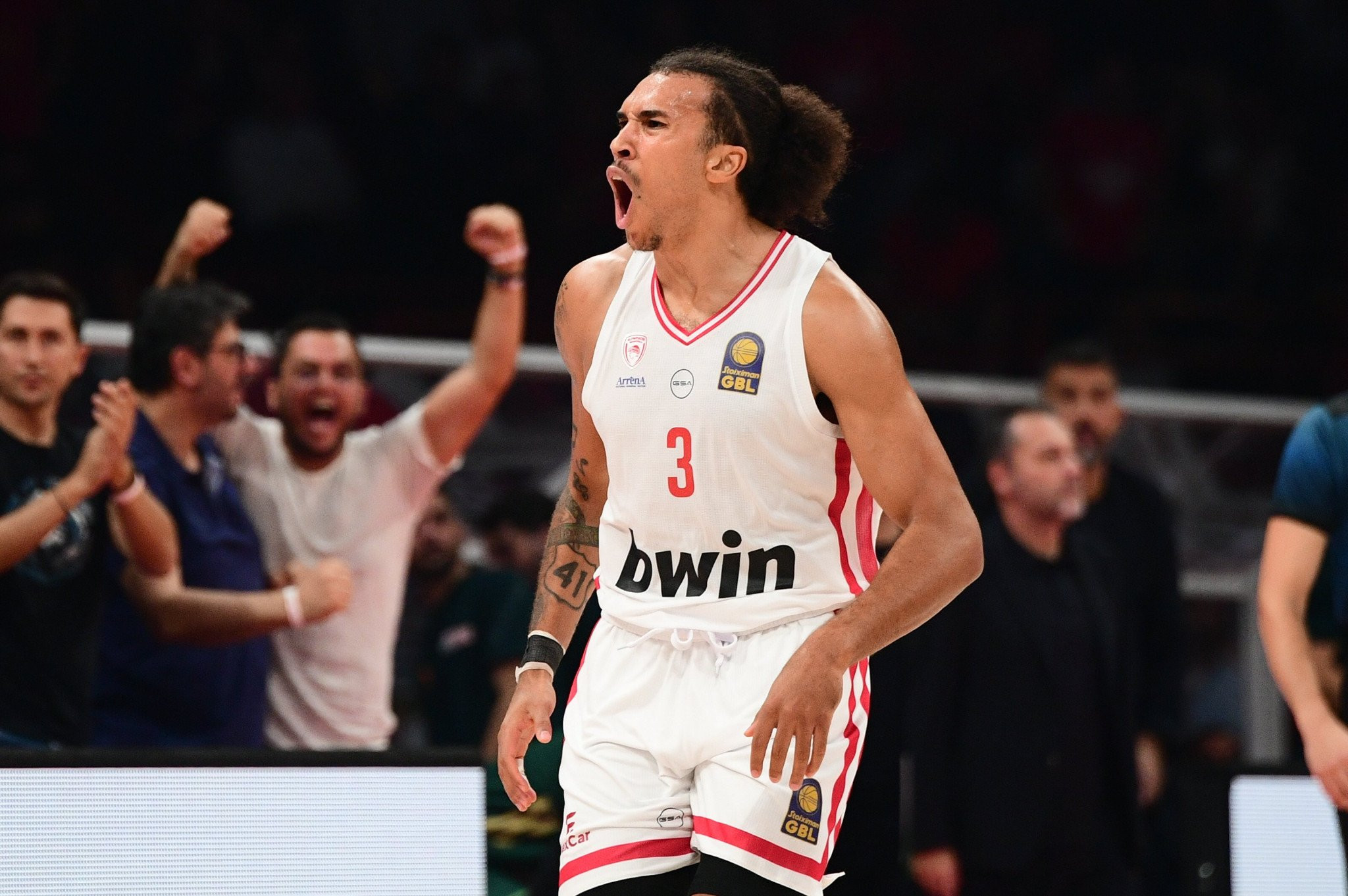 Με Γουόρντ ο Ολυμπιακός κόντρα στην Παρί - Εκτός αγώνα ο ΜακΚίσικ