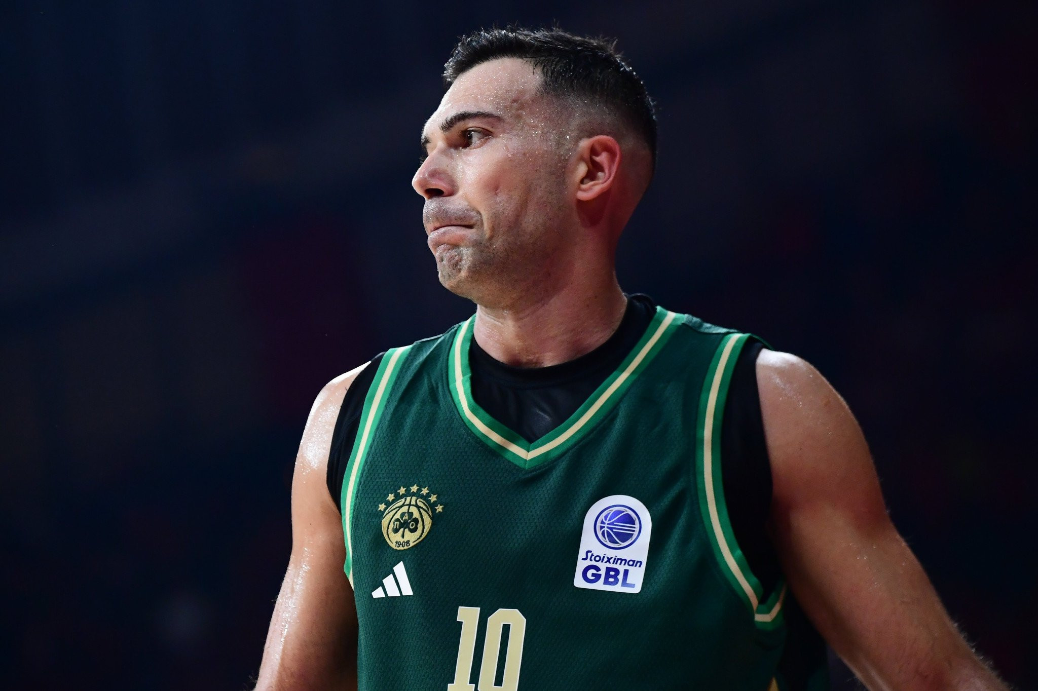 Ο Σλούκας απέτρεψε τον Μήτογλου από το να κάνει φάουλ στην τελευταία επίθεση - Γιατί το έκανε (video)