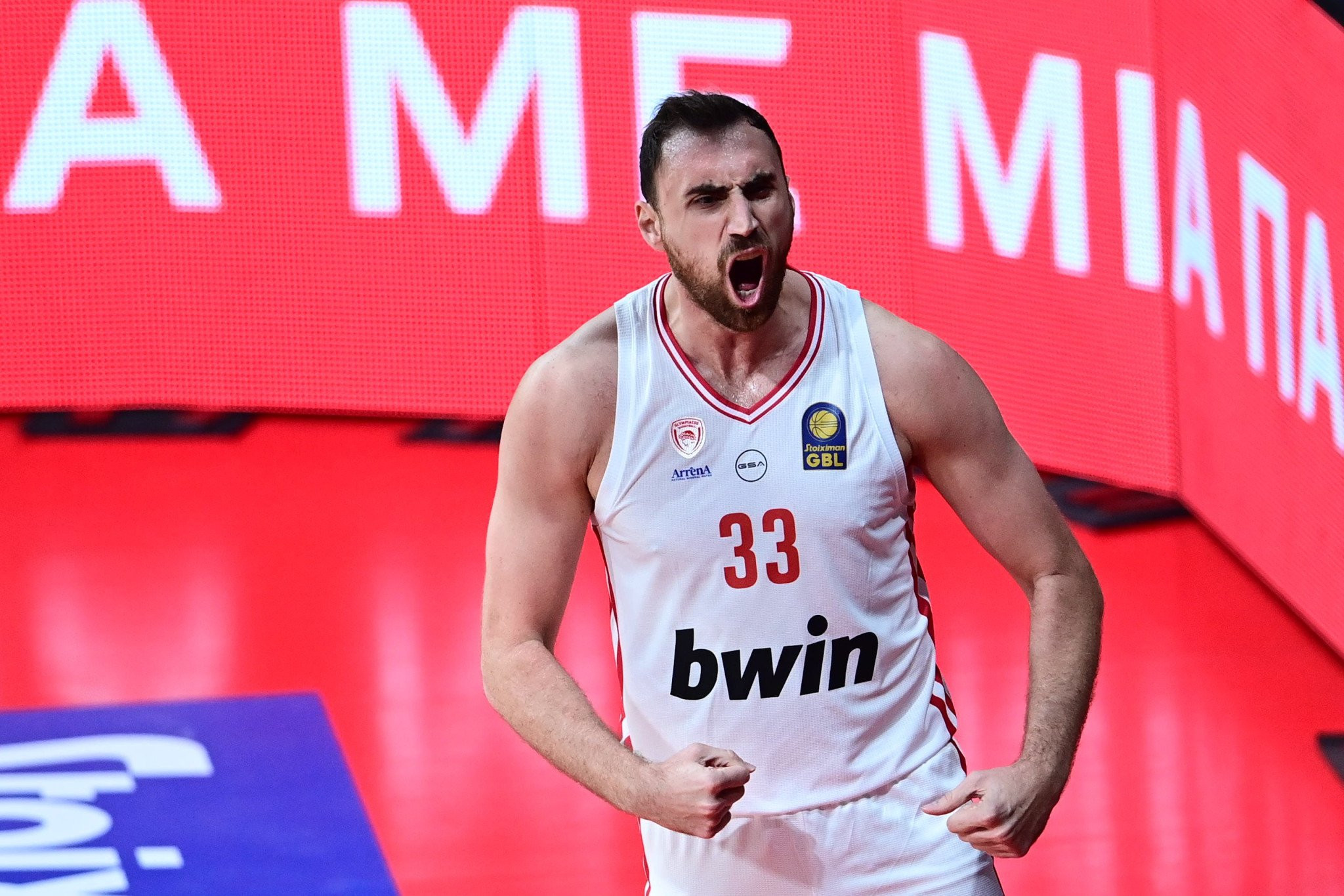 Ένας... άλλος Μιλουτίνοφ φέτος - Το εκρηκτικό ξεκίνημά του αλλάζει ριζικά τον Ολυμπιακό