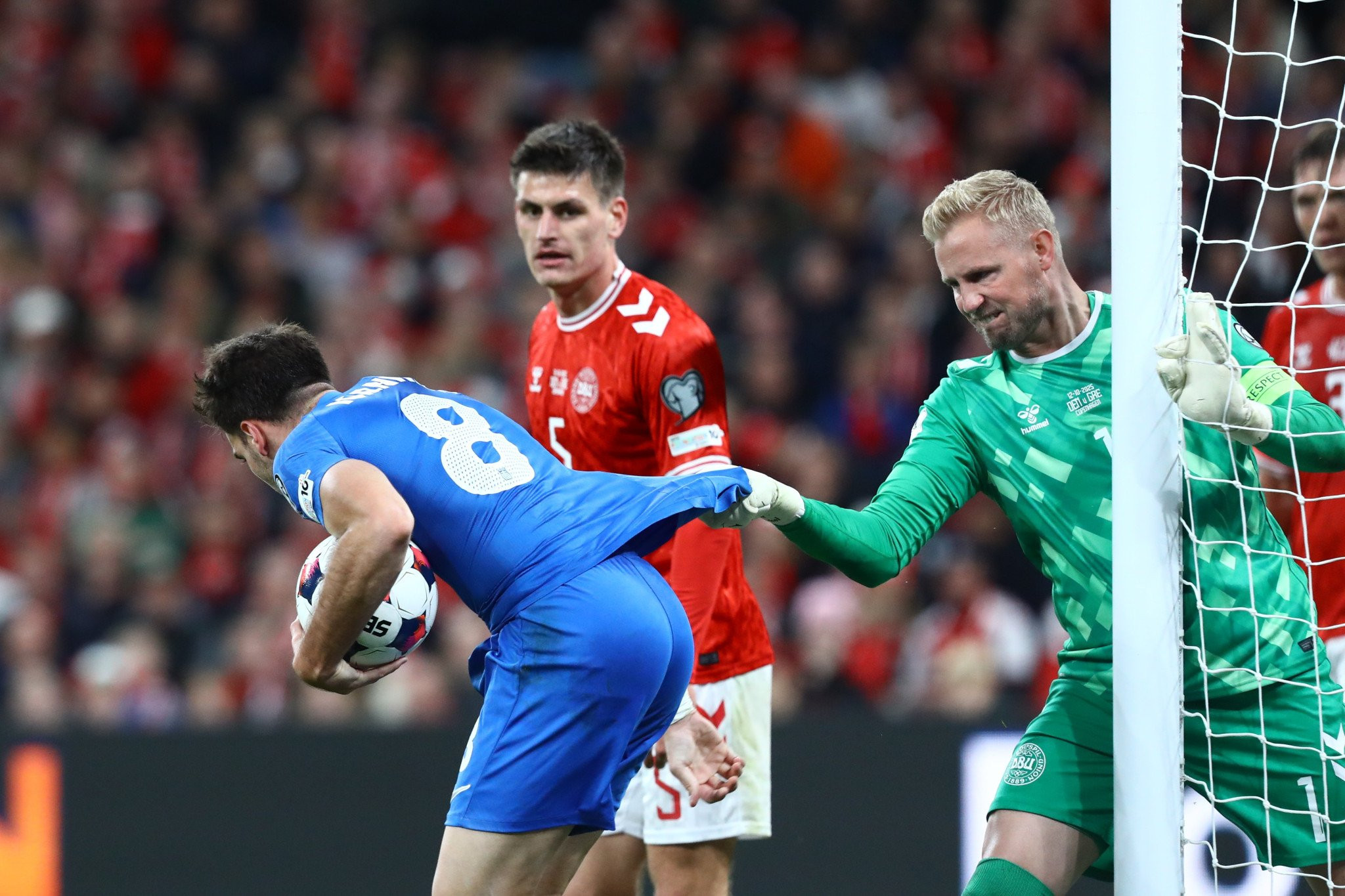 Ένταση ανάμεσα σε Ιωαννίδη, Μπακασέτα και Σμάιχελ μετά το γκολ της Εθνικής (video)