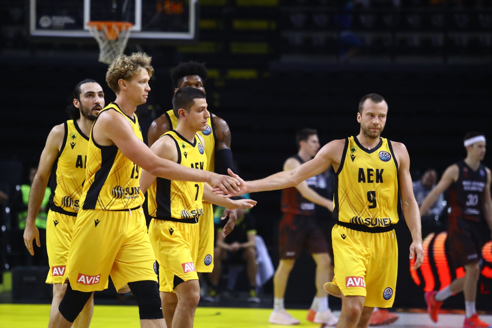 Η άλλη... όψη της νίκης της ΑΕΚ κόντρα στη Σολνόκι και το «πάρτι» ομάδας και κόσμου (video)