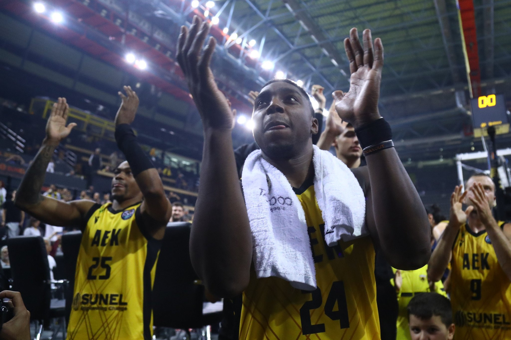 Ο Φρανκ Μπάρτλεϊ στο Athletiko: «Είμαστε στη σωστή κατεύθυνση, θα γίνουμε καλύτεροι»