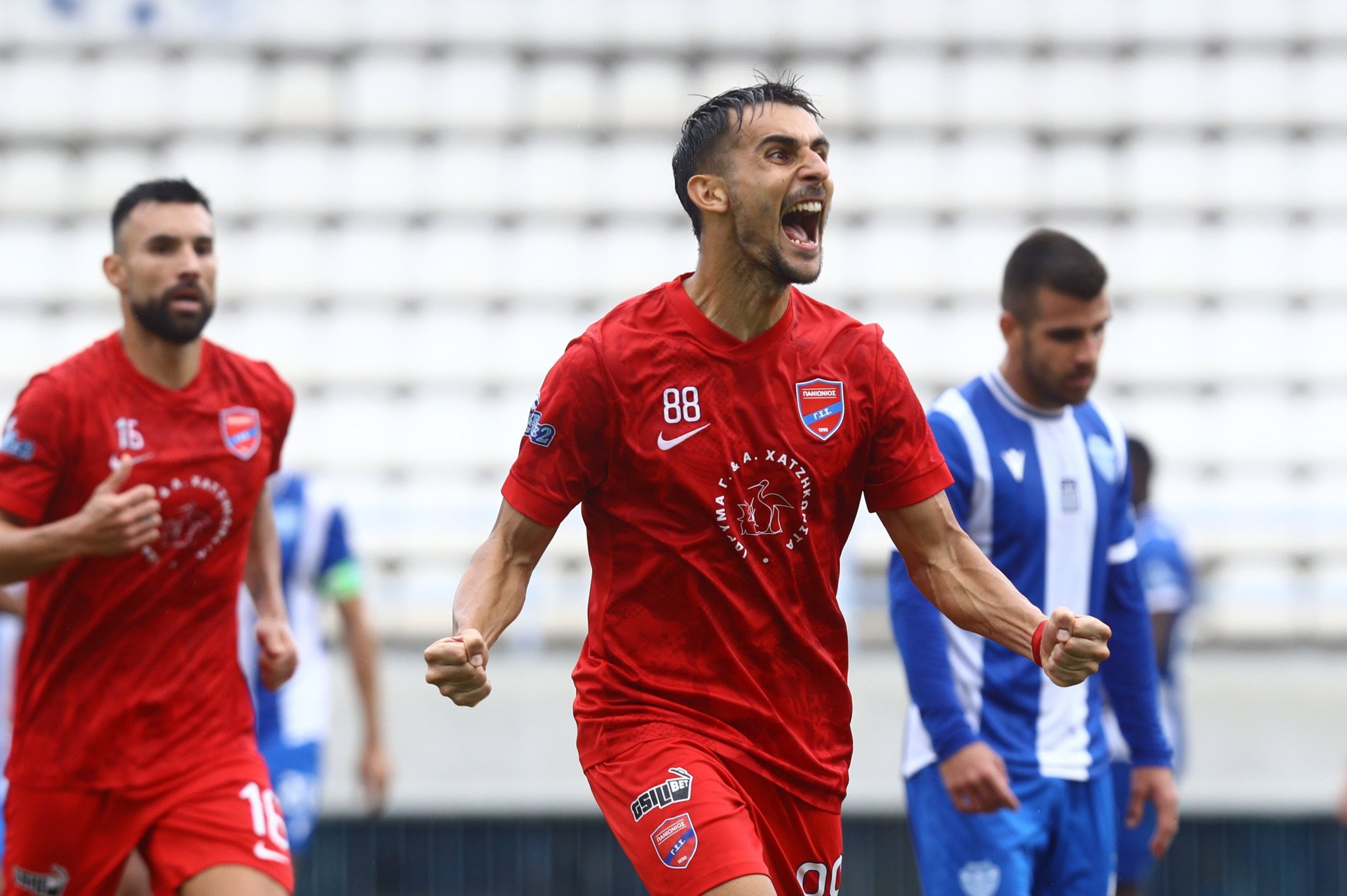 Με πέναλτι του Παπαγεωργίου ο Πανιώνιος άνοιξε το σκορ στο Αιγάλεω (video)