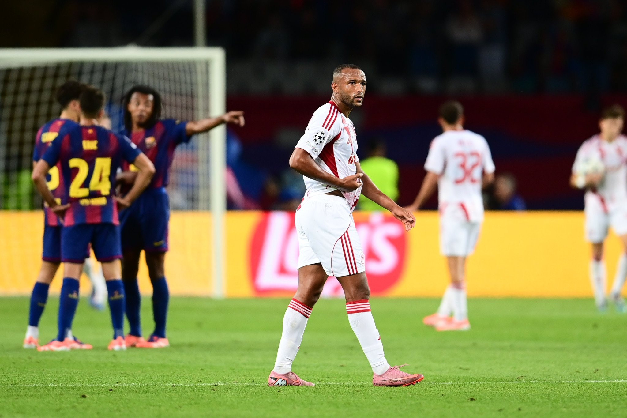 Γιατί ακυρώθηκε γκολ του Ολυμπιακού λίγο πριν το εύστοχο πέναλτι του Ελ Κααμπί (video)