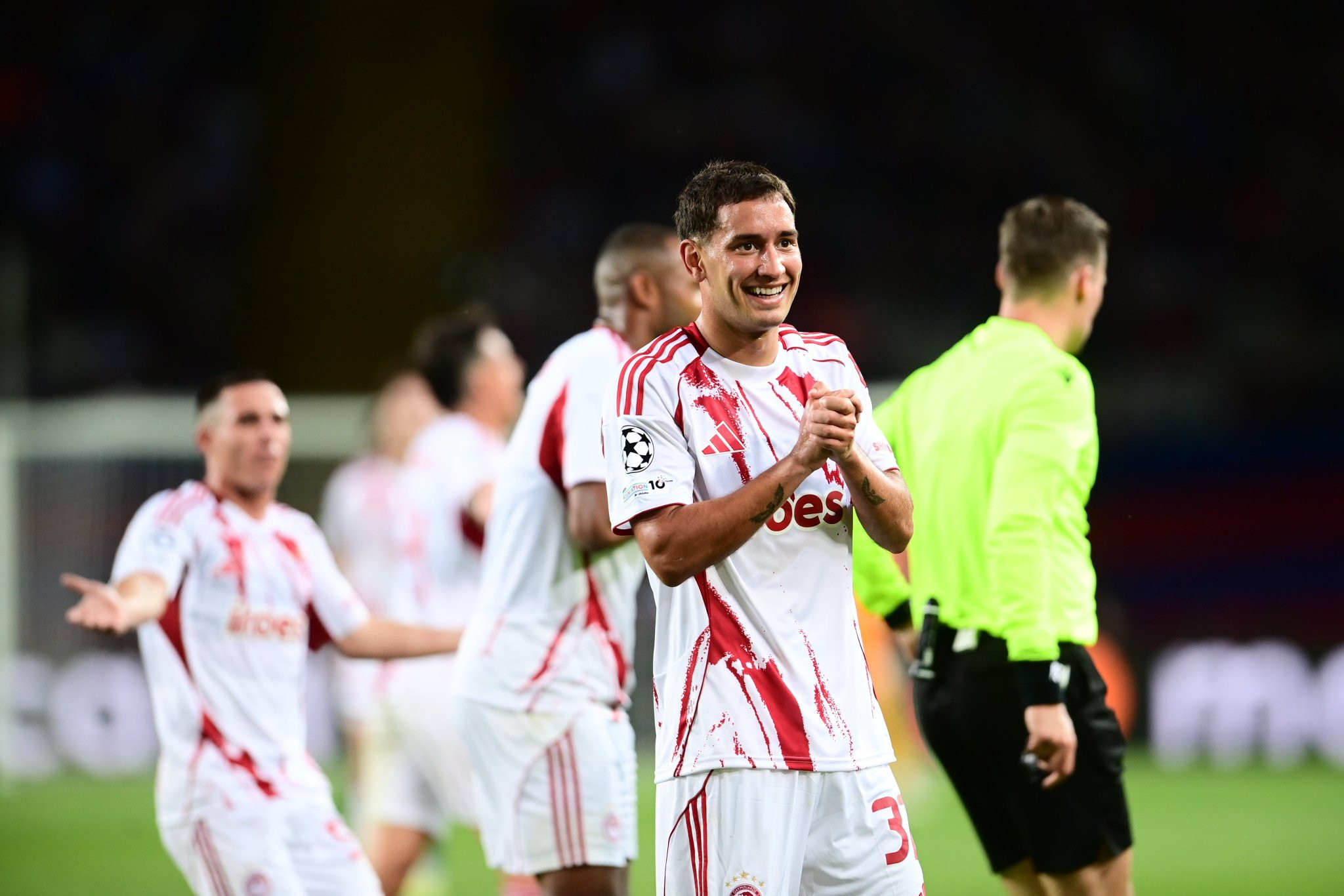 «Η Γαλατασαράι επιμένει για Έσε - Ο Ολυμπιακός ζητάει 20 εκατομμύρια ευρώ»