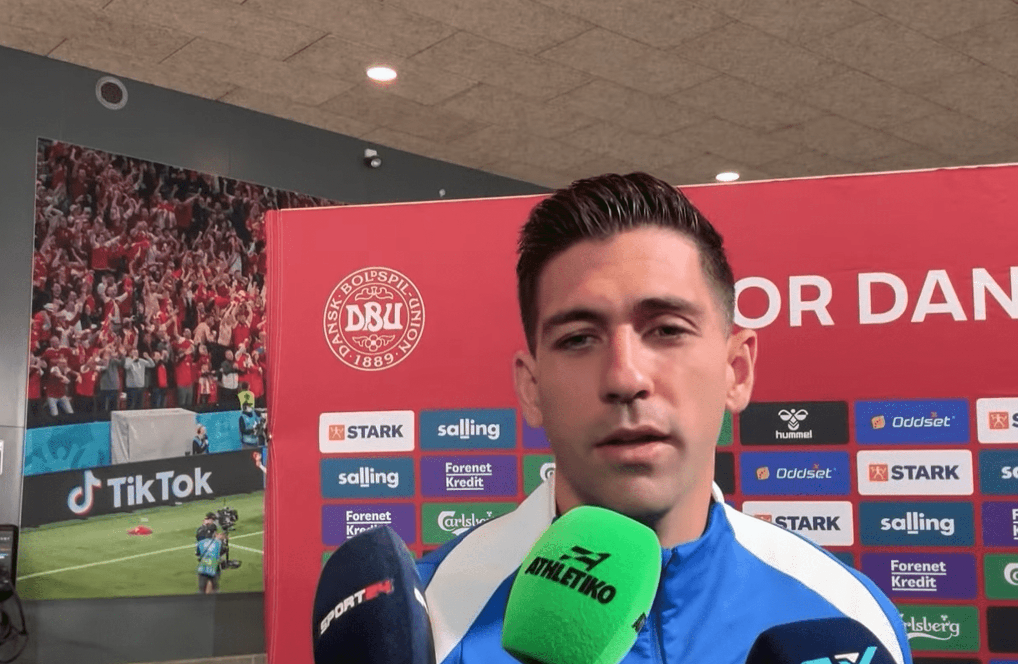 Μπακασέτας για Σιώπη: «Είναι ψυχάρα, είναι αληθινός, αυτό που βλέπετε χωρίς φίλτρα» (video)