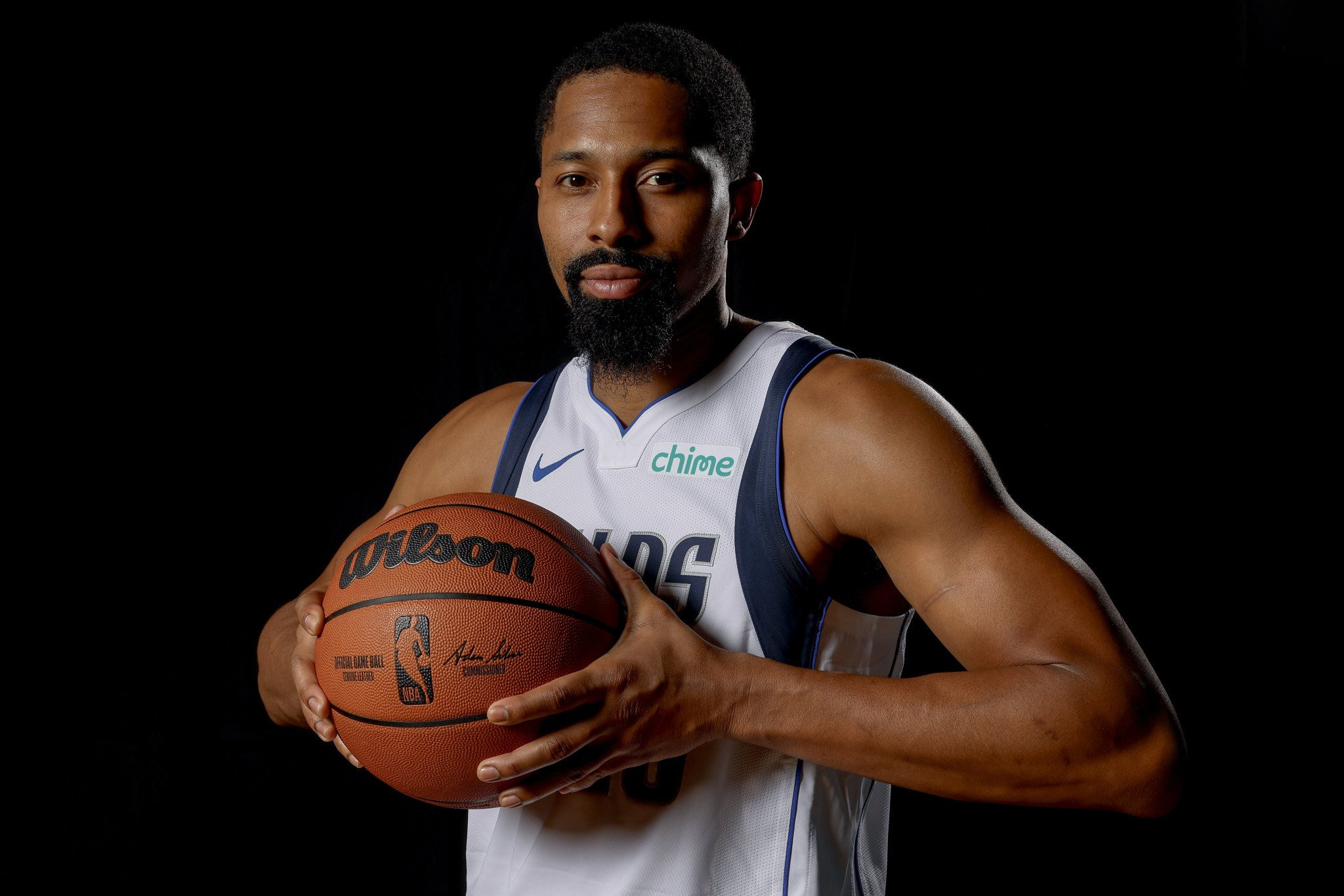 Ο Ολυμπιακός πάει δυνατά για τον Ντίνγουιντι