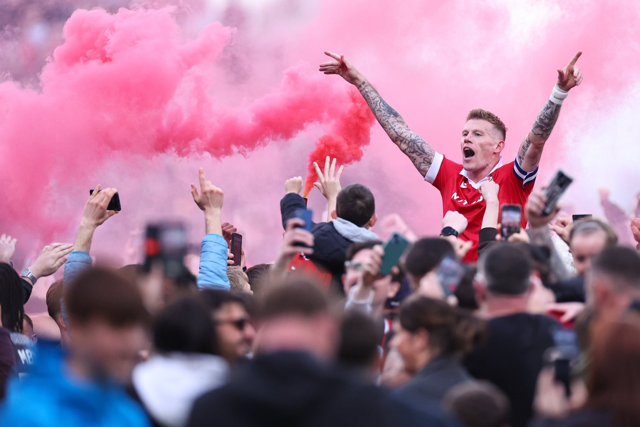 Ζωντανά κι αποκλειστικά από το Athletiko το μεγάλο ντέρμπι Ρέξαμ - Κάρντιφ για το Carabao Cup