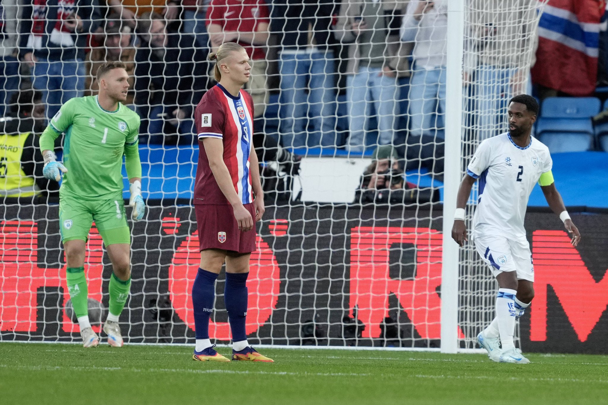 Απίστευτο κι όμως αληθινό: Ο Χάαλαντ έχασε το ίδιο πέναλτι δυο φορές! (video)