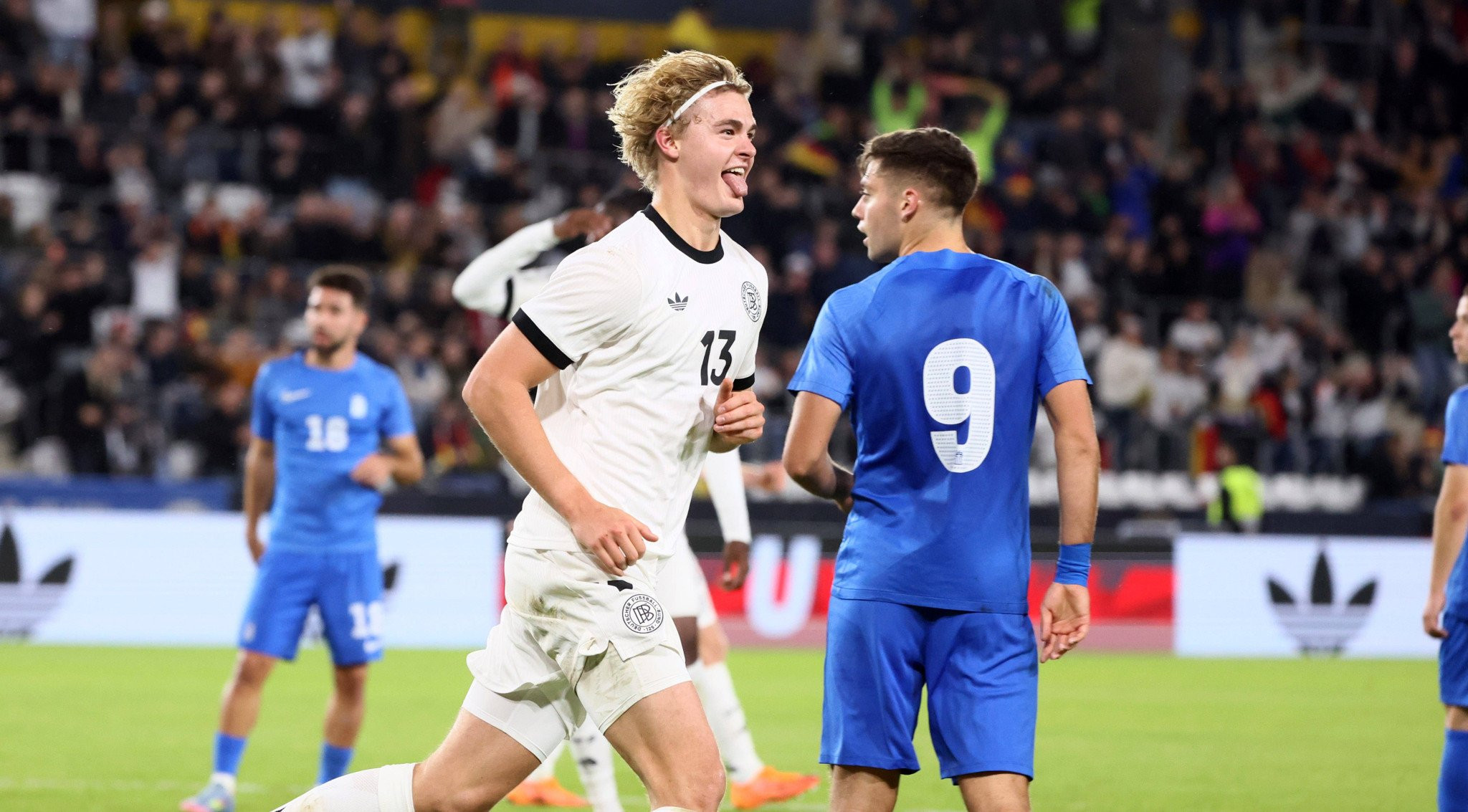 Η Γερμανία ισοφάρισε την Ελλάδα με δυο γκολ σε πέντε λεπτά (video)