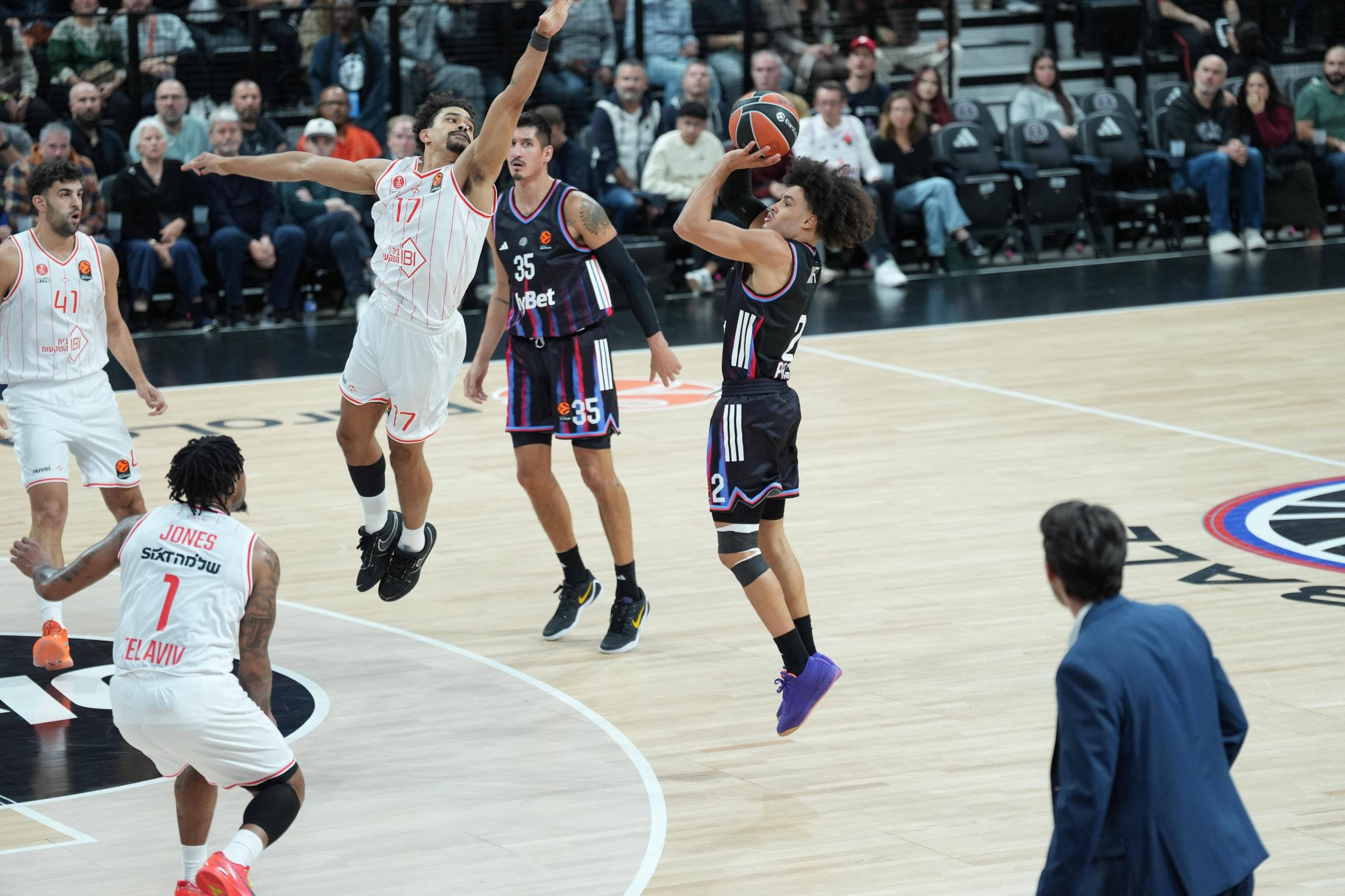 Η Παρί «επιβίωσε» κόντρα στην Ντιζόν με υπογραφή του Χιφί