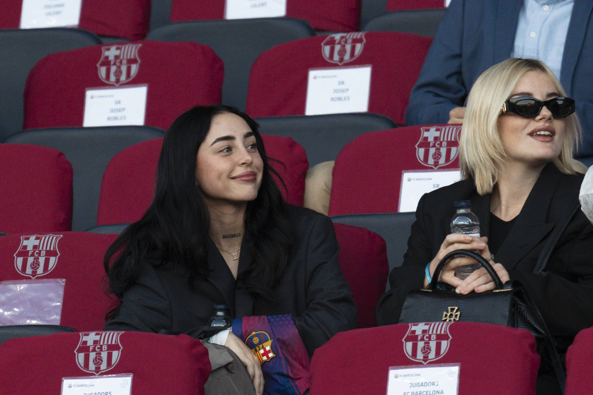 Δεν αφήνει τίποτα στην τύχη ο Φλικ, μίλησε με την κοπέλα του Γιαμάλ μετά τον Ολυμπιακό (video)