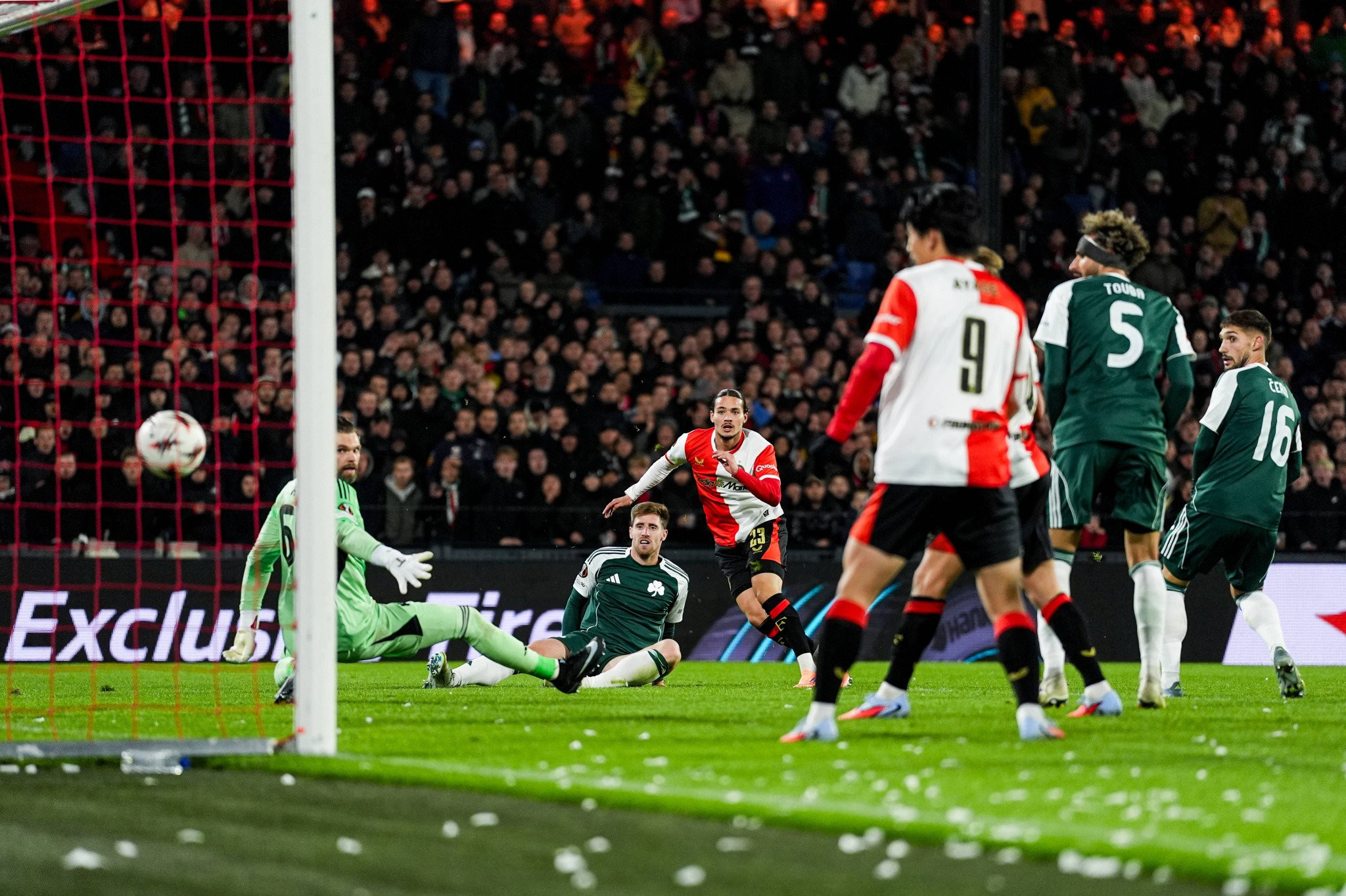 «Πληγώθηκε» ξανά απ’ τα ίδια λάθη ο Παναθηναϊκός και ηττήθηκε κι απ’ τη Φέγενορντ με νέα... ανατροπή