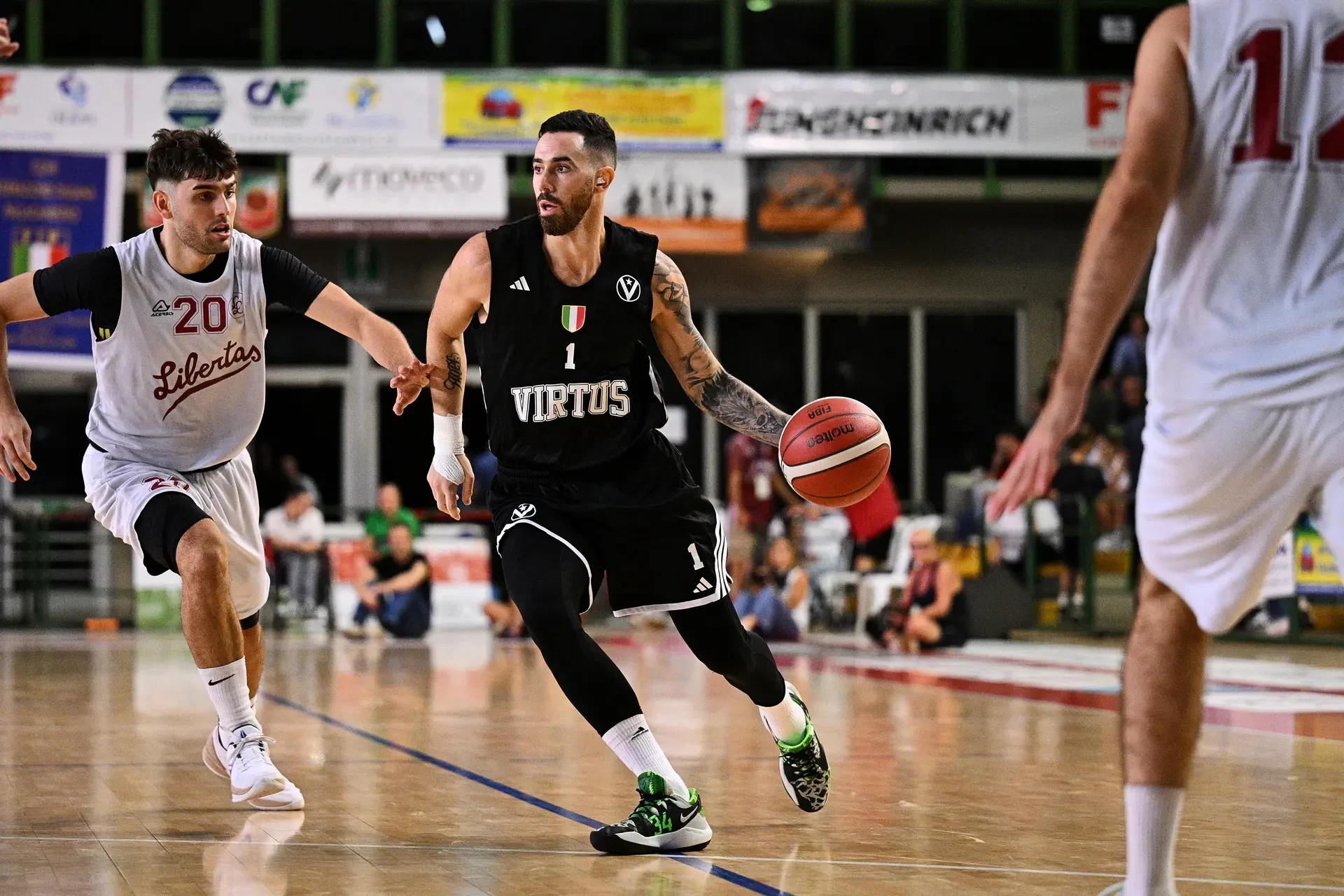 «Ο Βιλντόσα με έπιασε από το λαιμό, η γυναίκα του μου τραβούσε τα μαλλιά» - Kίνδυνος διακοπής του συμβολαίου του