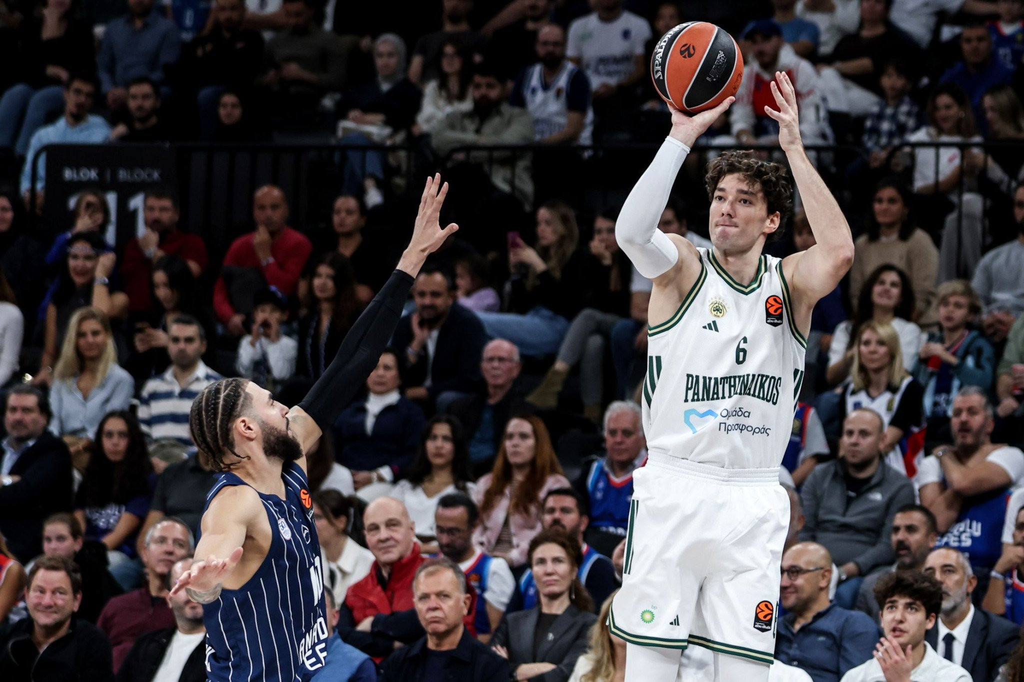 Οι διαιτητές του αγώνα του Παναθηναϊκού κόντρα στη Ρεάλ στη Μαδρίτη