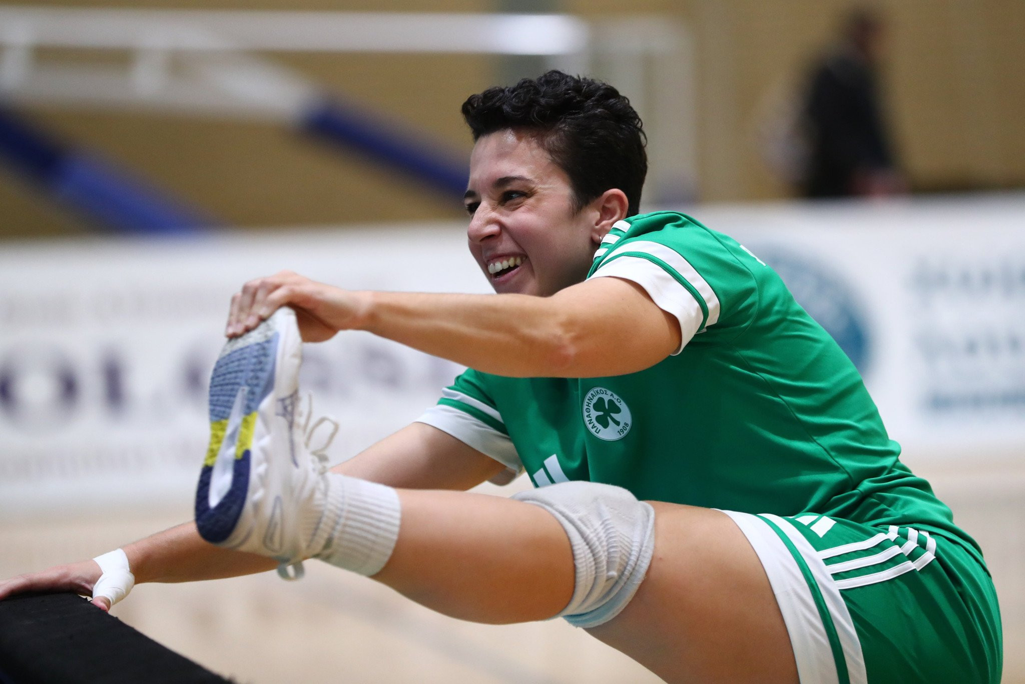 «Σαν να μη πέρασε μια μέρα και πέρασε 1,5 χρόνος» - Αποθέωση της Ρόγκα στην επιστροφή της (video)