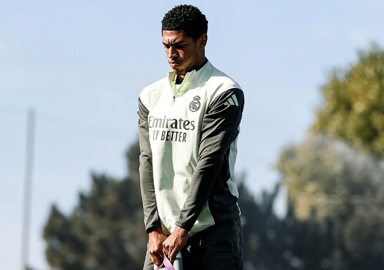 Πώς ο Μπέλιγχαμ εκτοξεύτηκε στον αέρα κρατώντας kettlebell 14 κιλών;