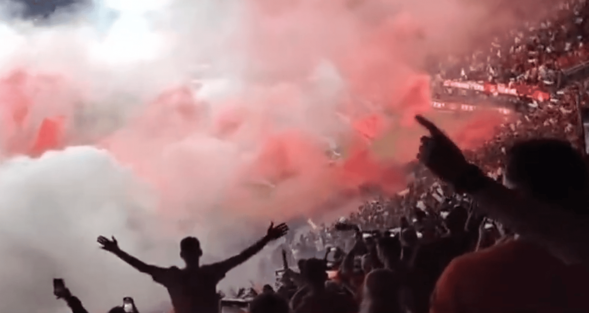 Τραυματισμοί αστυνομικών, ρίψη καπνογόνων και το απόλυτο χάος - Τι έγινε στο Χάποελ - Μακάμπι (video)