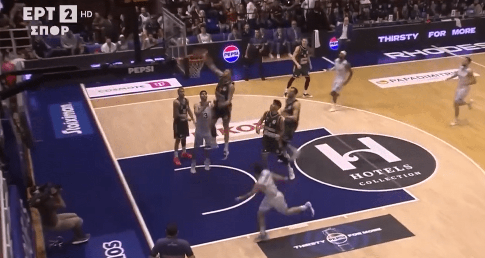 Με σούπερ θέαμα και... πτήση Ρογκαβόπουλου το Top 10 της αγωνιστικής στην Stoiximan GBL (video)