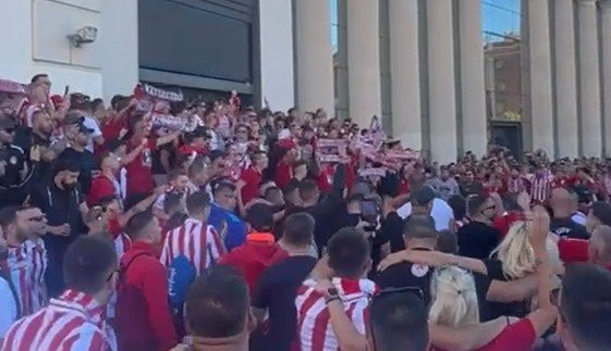 Αποθέωση της Marca στον κόσμο του Ολυμπιακού: «Απόβαση στο Μονζουίκ»