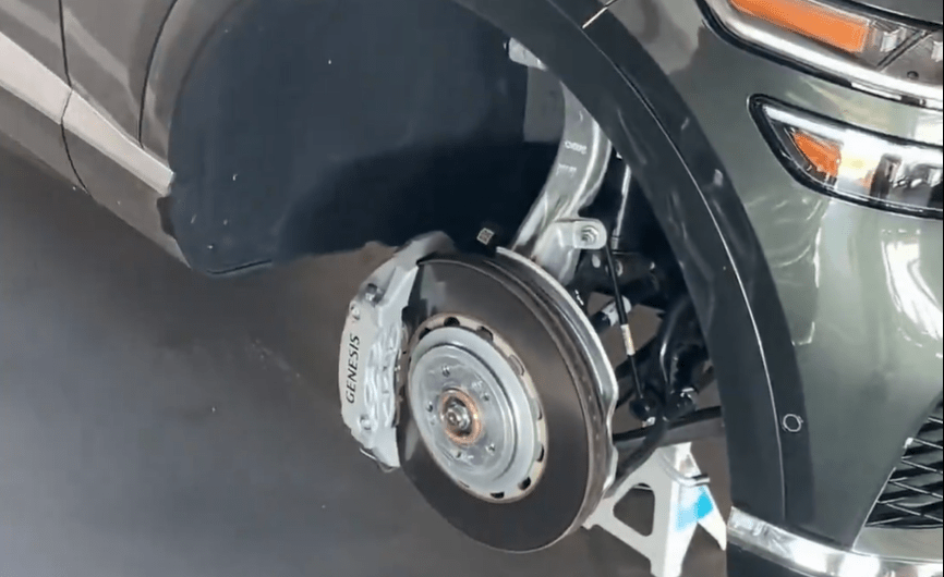 Το αυτοκίνητο του Μπόνα «πλήρωσε» την... ανυπακοή του (video)