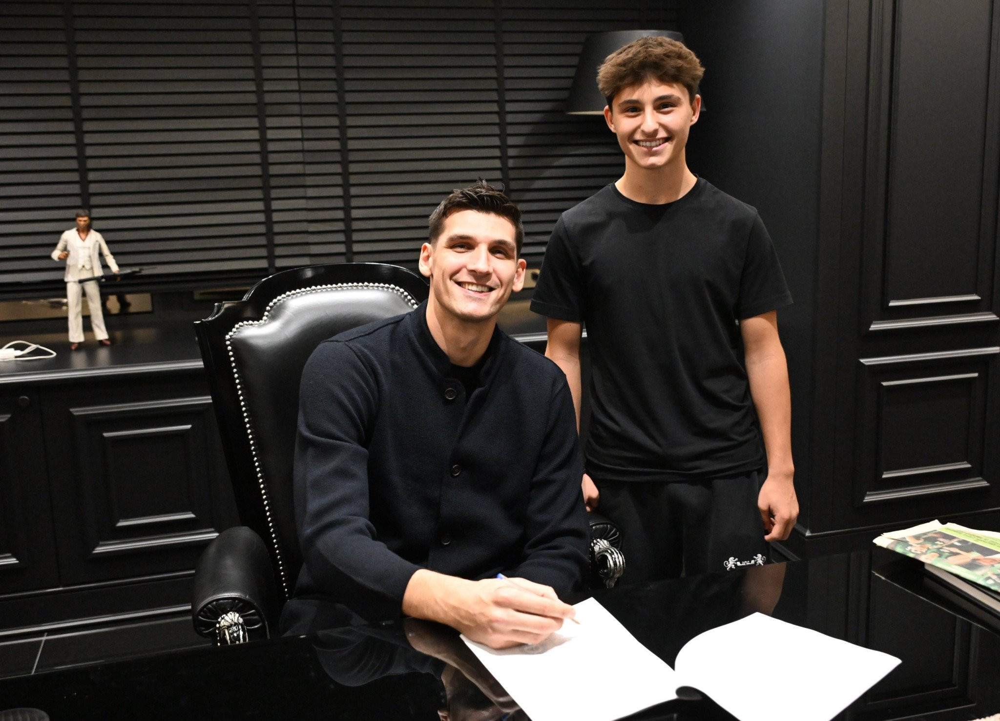 Η ανάρτηση του Δημήτρη Γιαννακόπουλου παρέα με τον γιο του Παύλο για το νέο συμβόλαιο του Μήτογλου (photo)