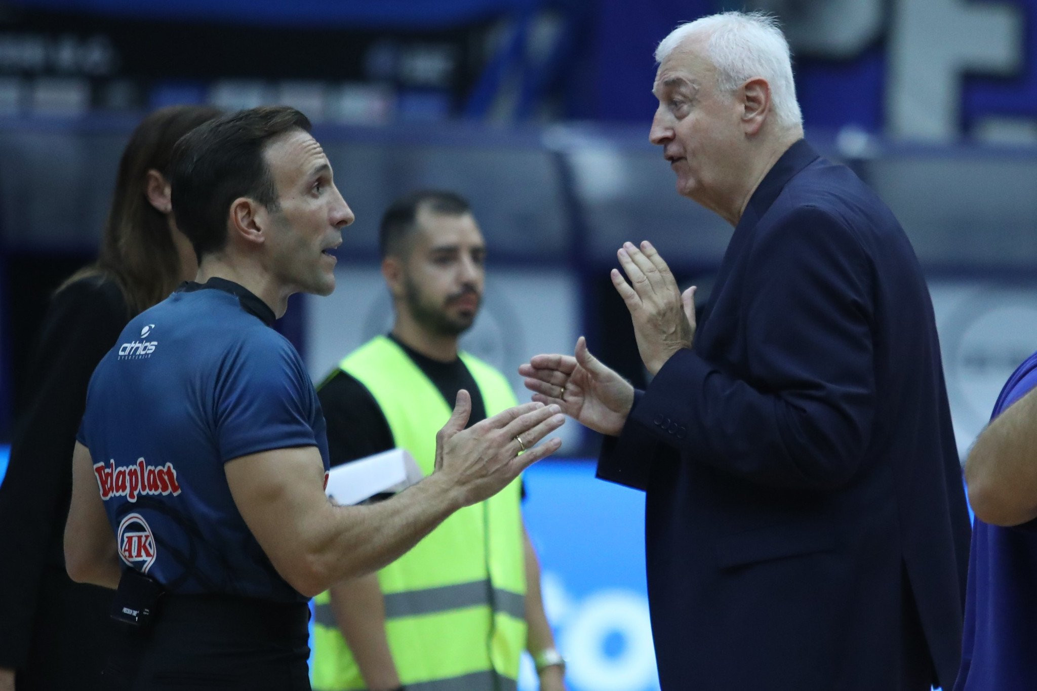 Τα διαφορετικά κριτήρια για τα οποία «φωνάζει» η ΑΕΚ για το παιχνίδι στο Περιστέρι (video)