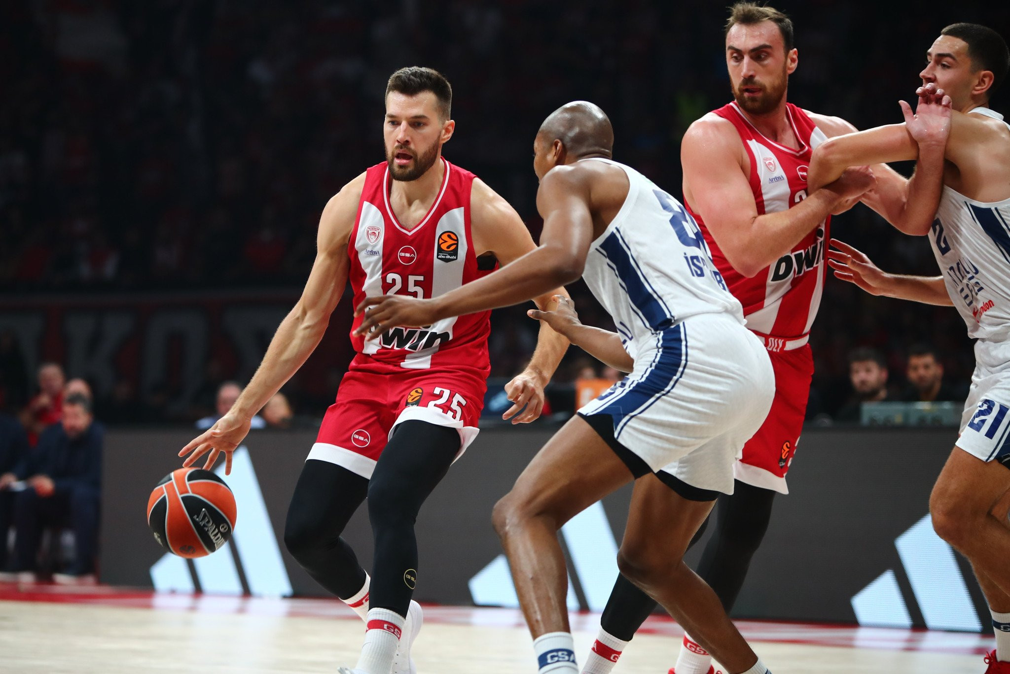 Οι βασικοί επιστρέφουν και ο Ολυμπιακός αλλάζει επίπεδο