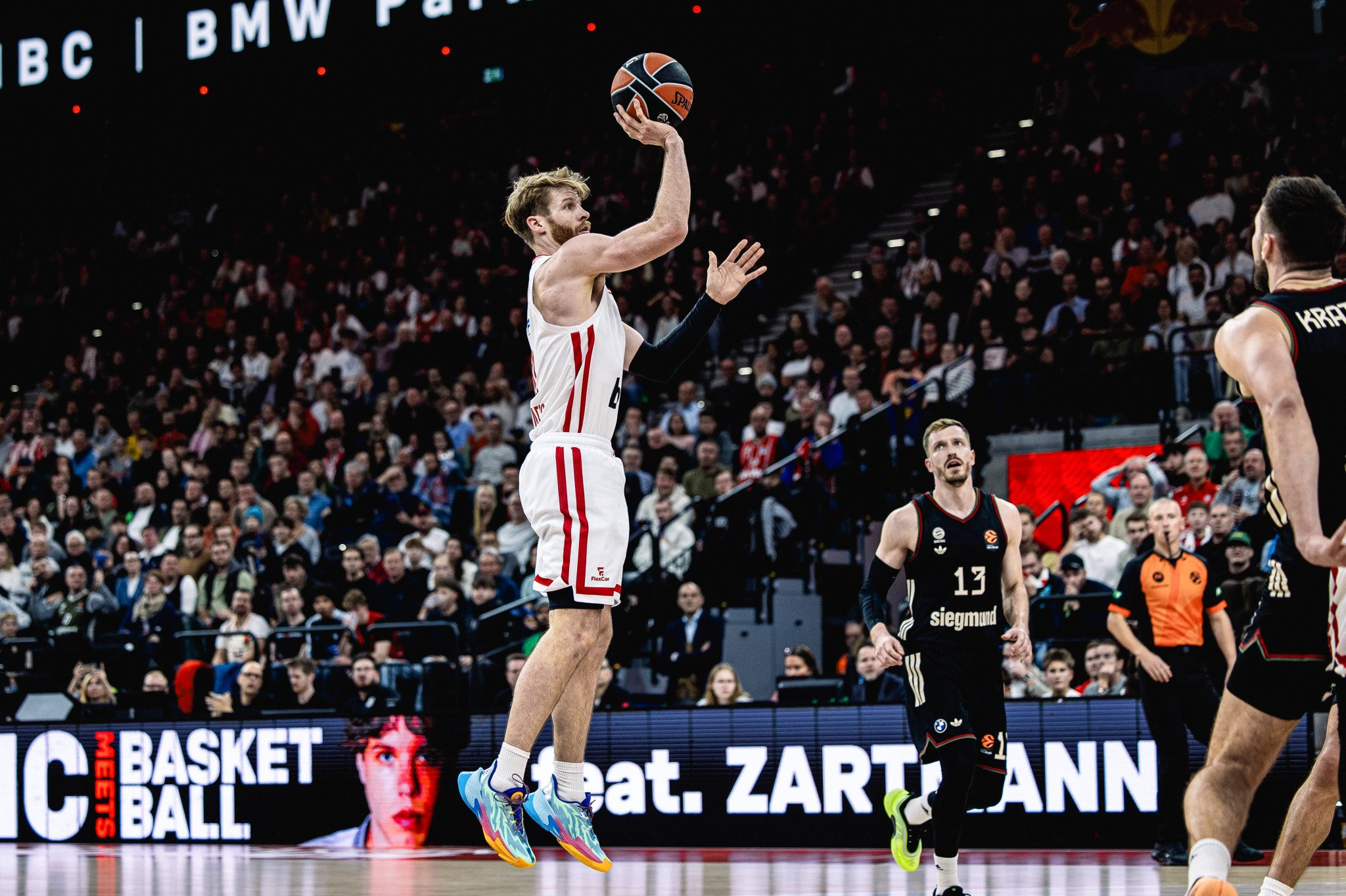 Παιχνίδι με τα τρίποντα στο ΣΕΦ και τον… μπαλαντέρ του Σπανούλη!