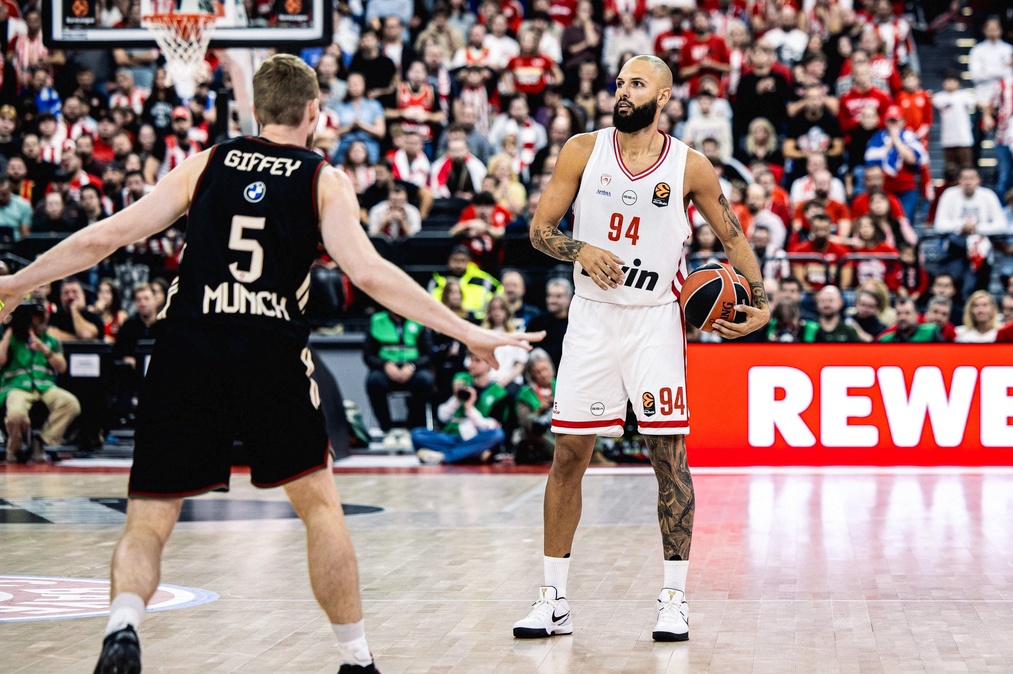 Το μήνυμα του Φουρνιέ μετά το μεγάλο διπλό του Ολυμπιακού στο Μόναχο