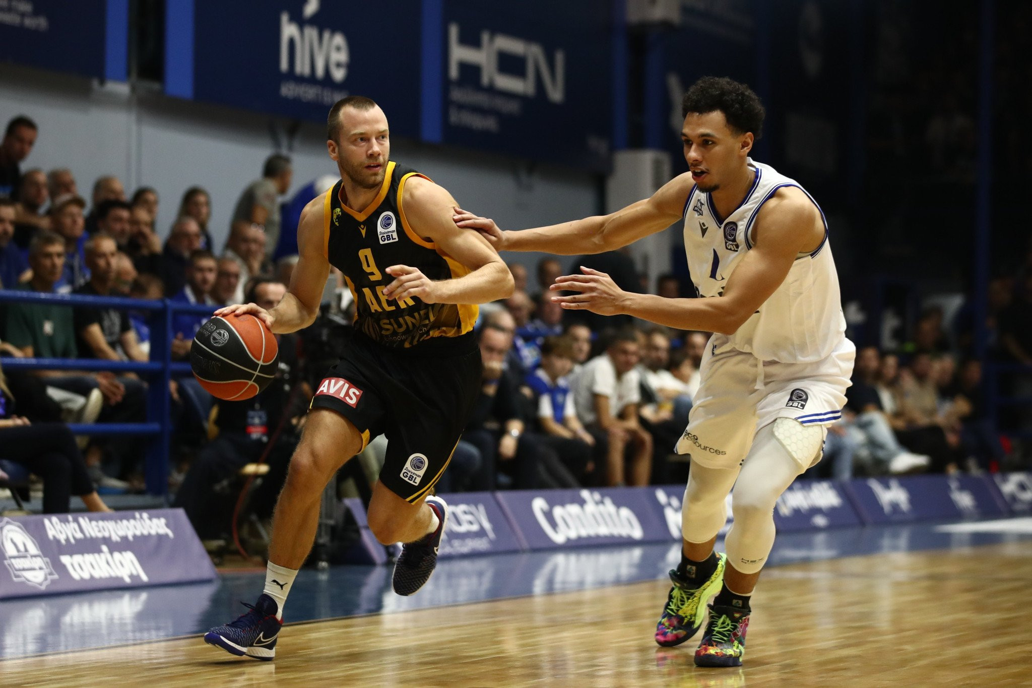 ΑΕΚ 4Χ4 με... παρέλαση μέσα στο Ιβανώφειο