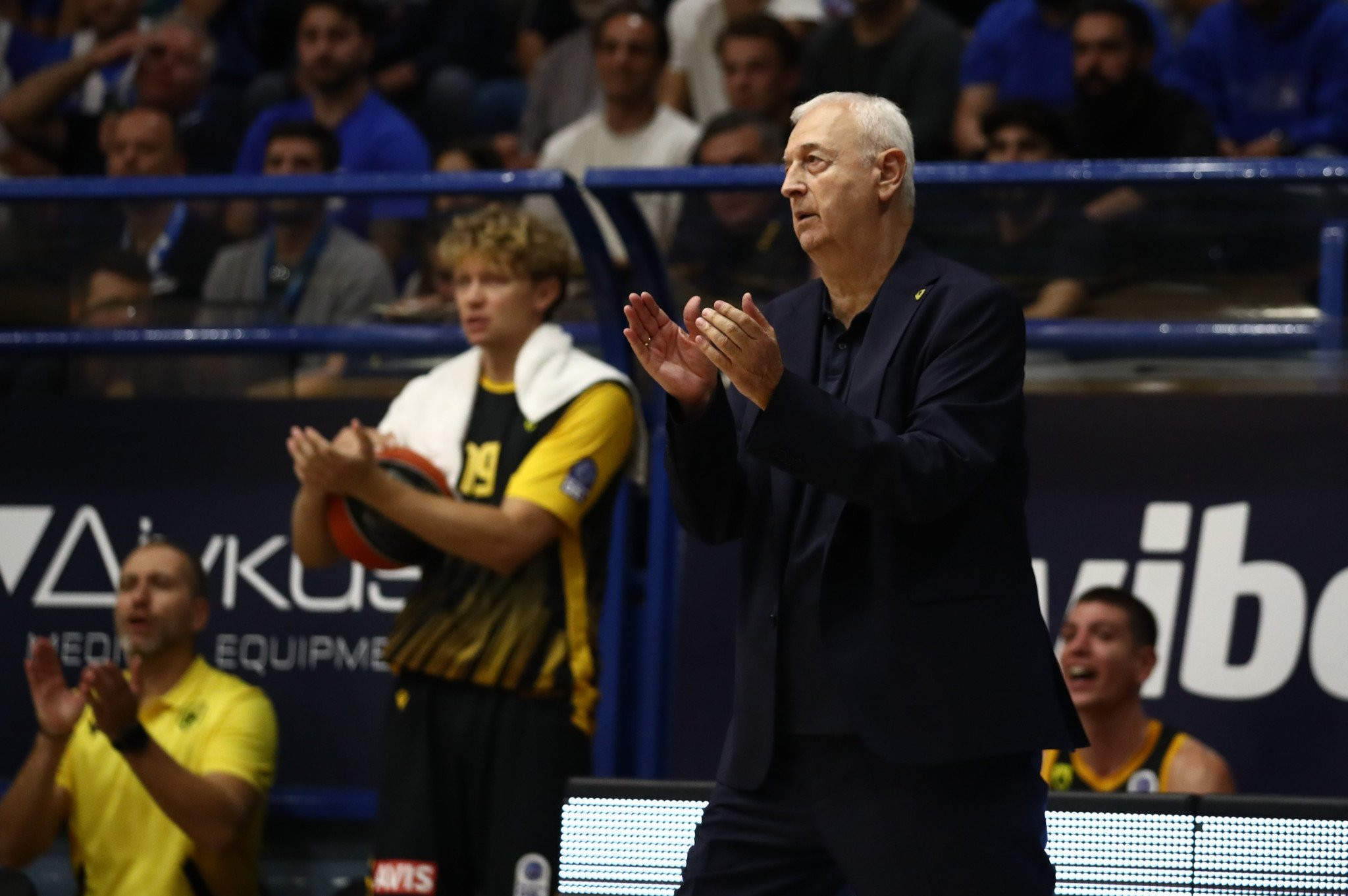 Η ΑΕΚ πέταξε για Σλοβακία με τις... ευχές του πιλότου: «Καλή επιτυχία στην ΑΕΚάρα μας!»