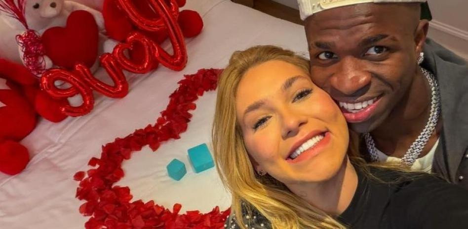 Αδιαφορεί για τις φήμες ο Βινίσιους και κάνει διακοπές με την κοπέλα του στο Μονακό (photos)