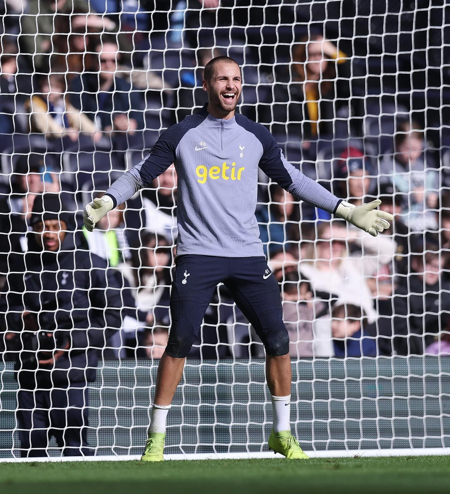 Κατέκτησε το Europa League, τα παράτησε και έγινε σκηνοθέτης και φωτογράφος