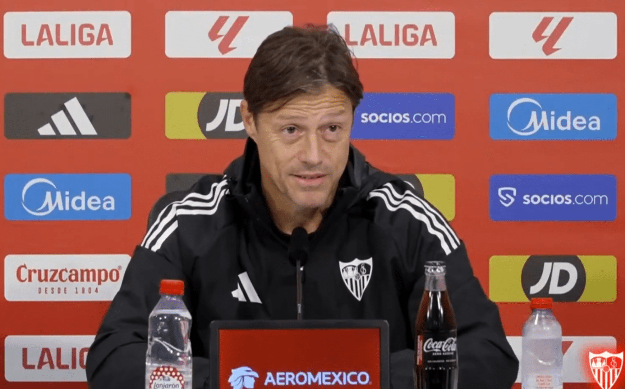 «Λύγισε» για τον Μαραντόνα ο Αλμέιδα: «Ηταν το φως του ποδοσφαίρου μας, ο καλύτερος και δεν θα υπάρξει ποτέ άλλος»