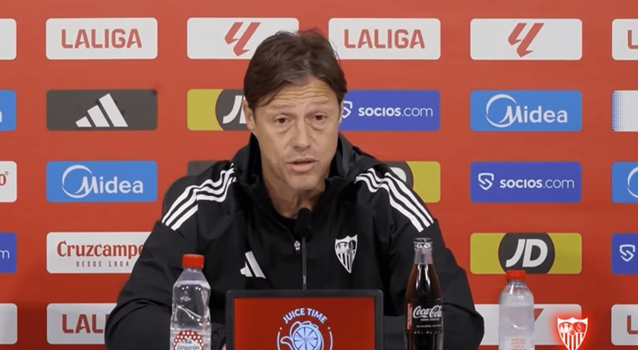 Αλμέιδα: «Δεν με κουνάει τίποτα από τη Σεβίλλη - Έχω τρία χρόνια συμβόλαιο και θα το τιμήσω»