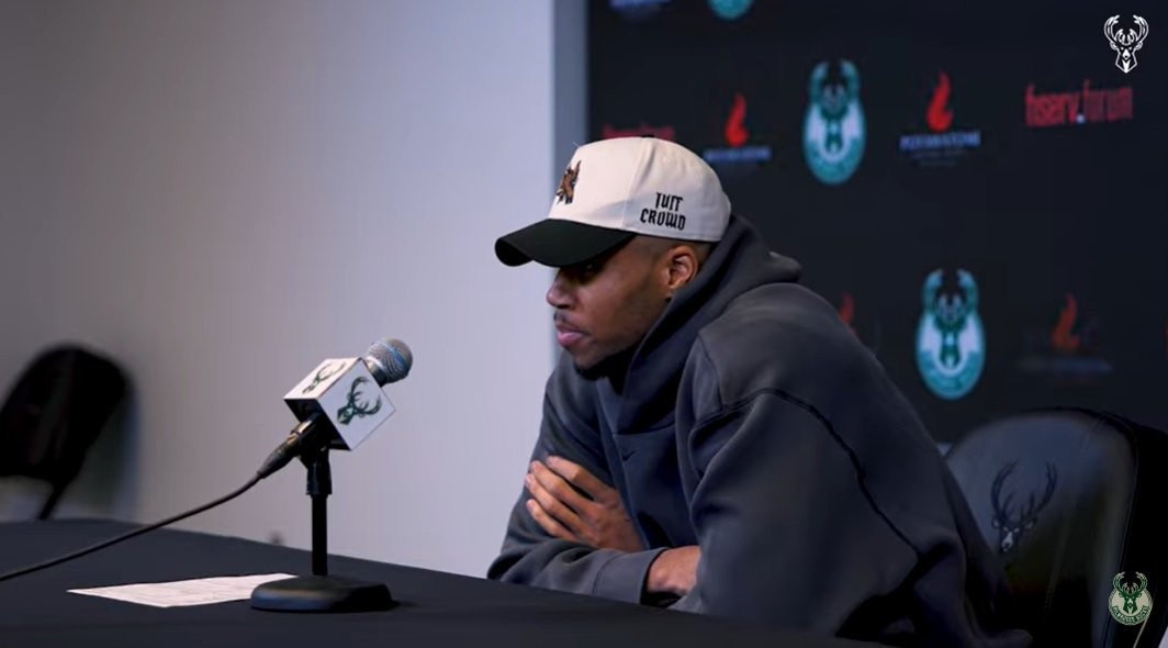 Τι απάντησε ο Γιάννης Αντετοκούνμπο στην ερώτηση για μεταγραφή στους Νικς